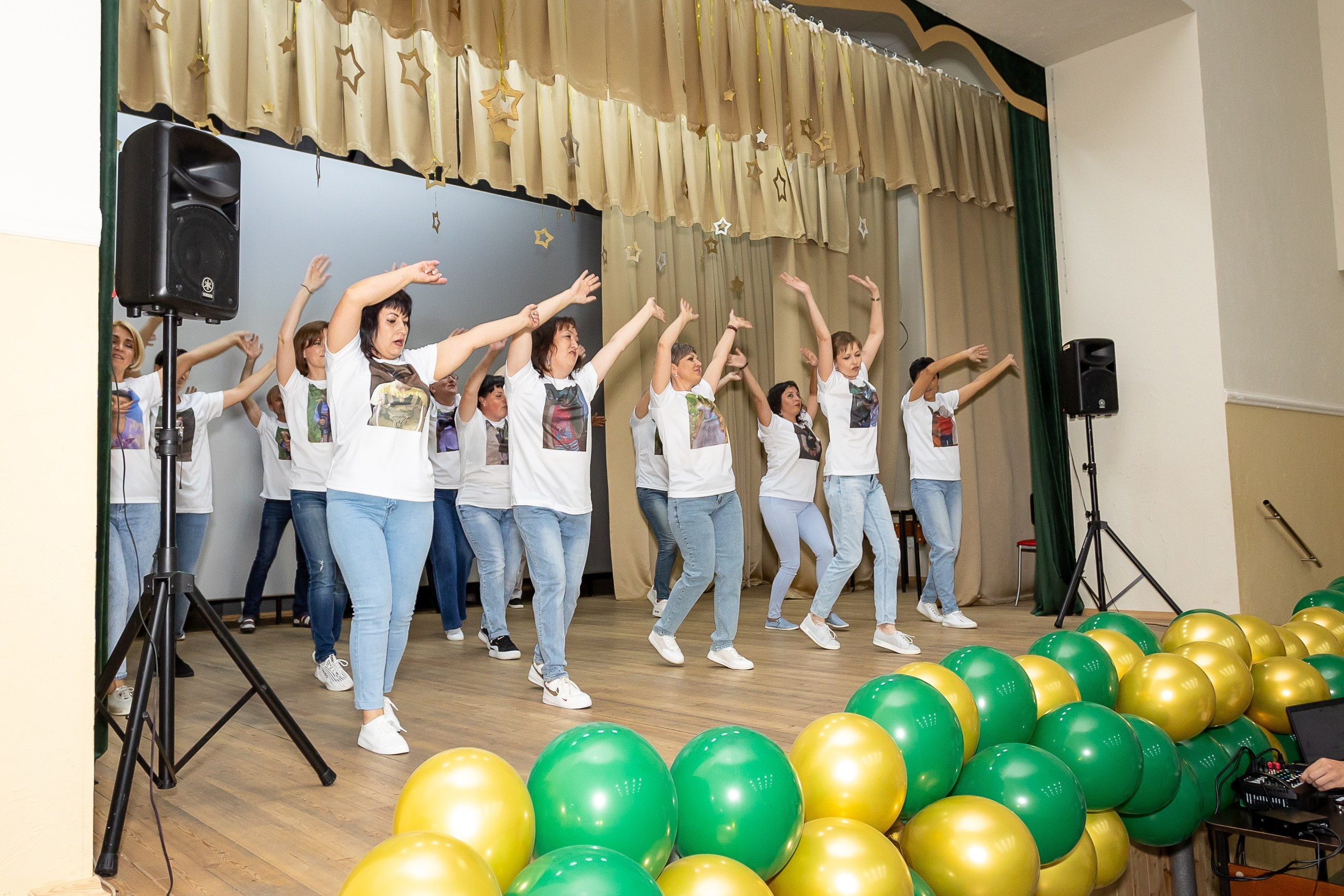 Вручение аттестата и выпускной вечер. Выпускные альбомы Майкоп, Краснодар Елена Золотарева