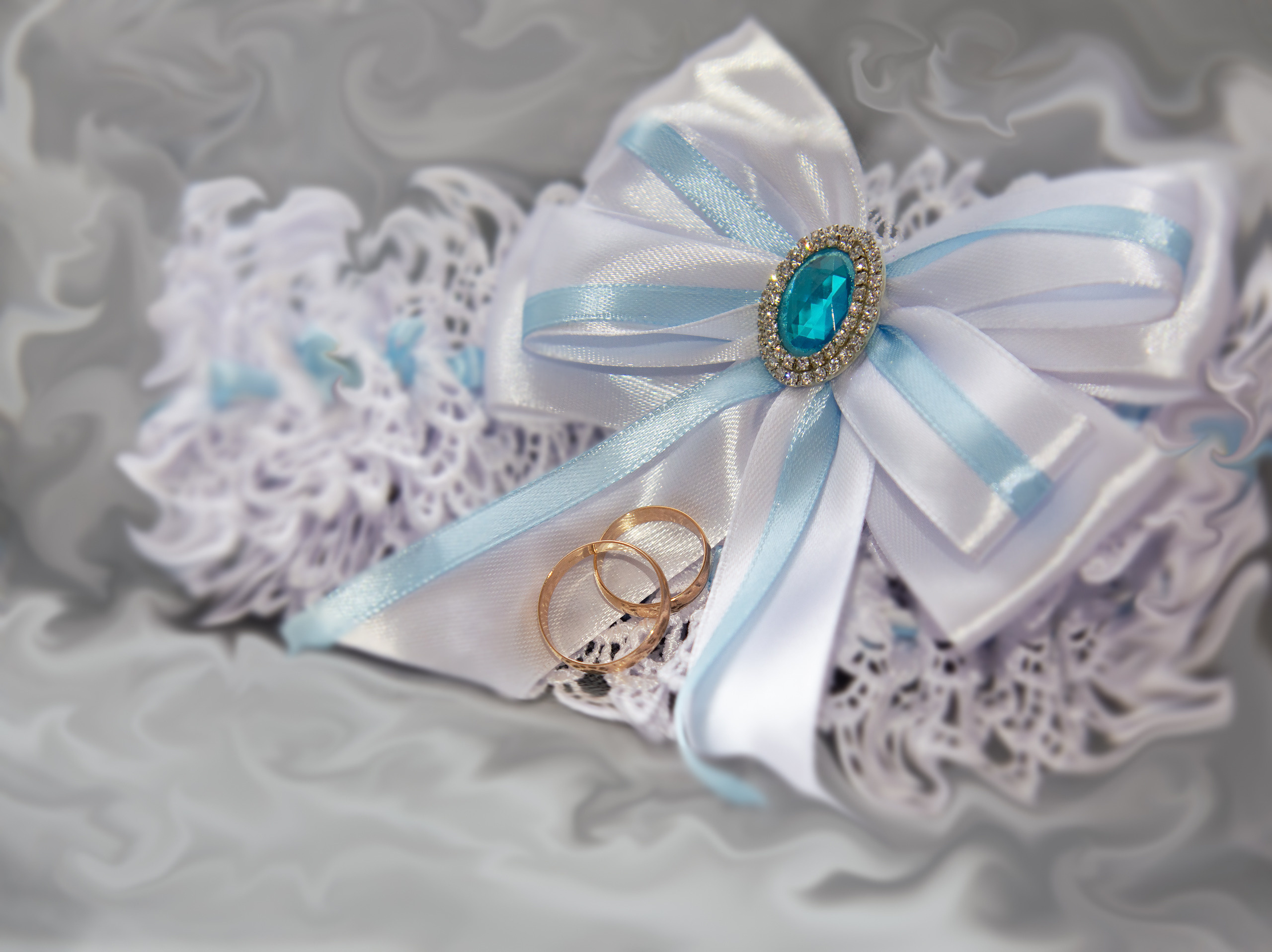 Подвязка невесты