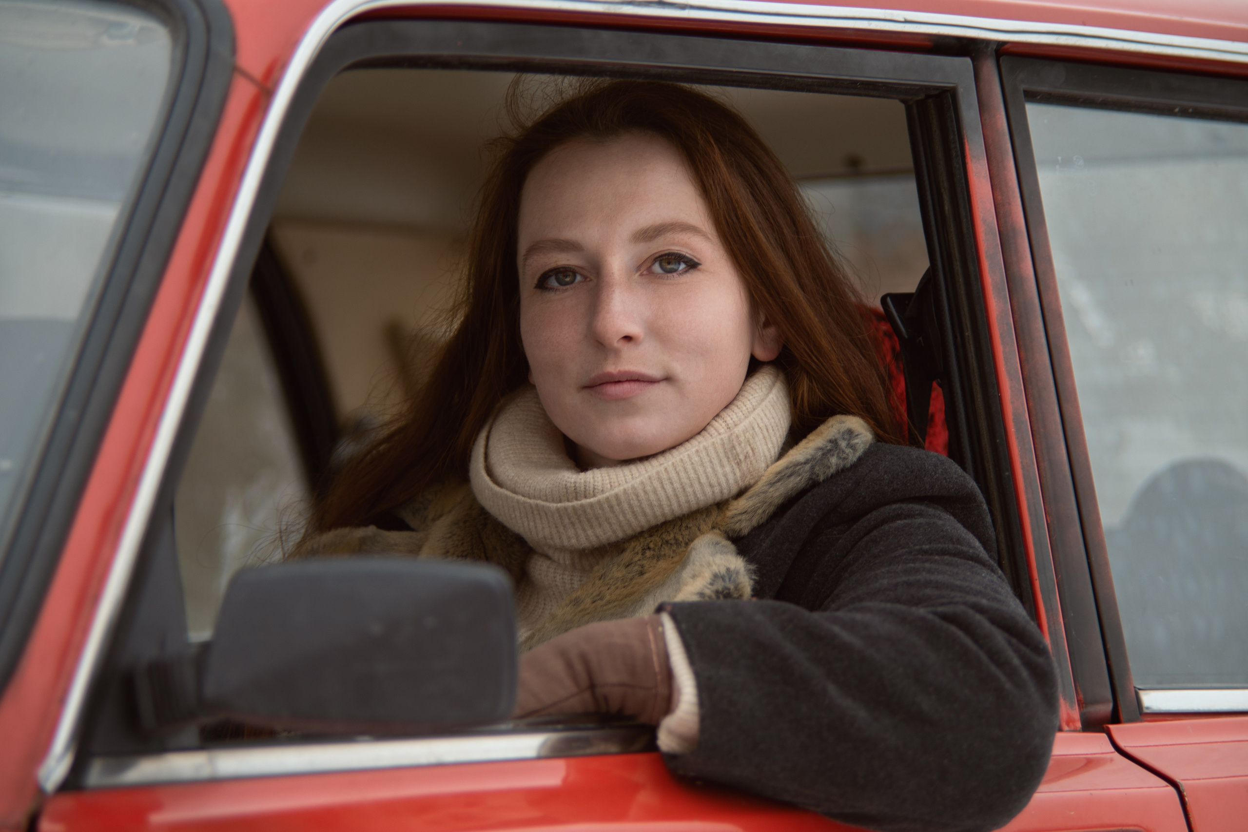 Анастасия и ее красный жигуль. Творческий фотограф Вологда