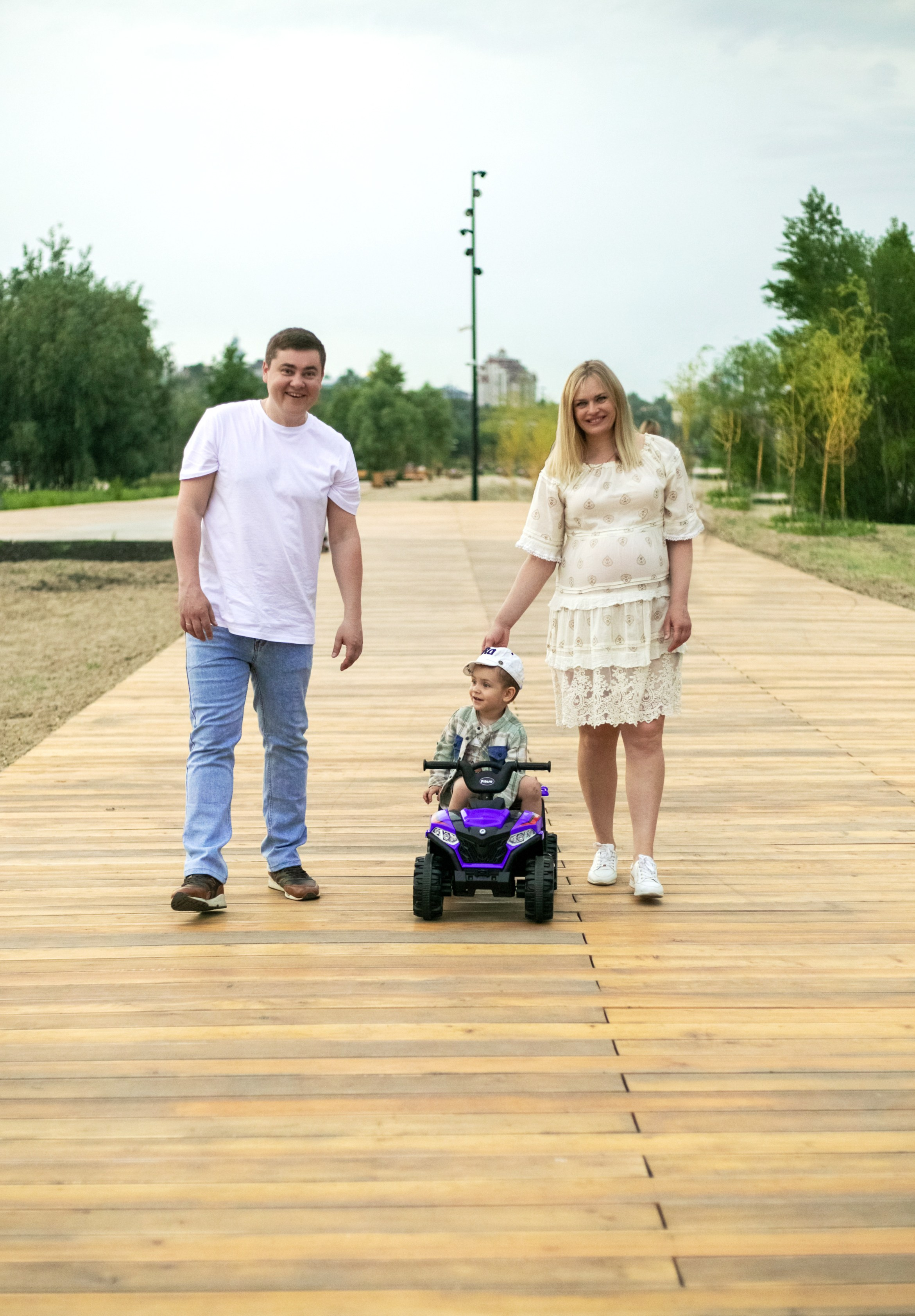 Семейная фотосессия — прогулка по набережной. Вера Соколова фотограф Воронеж