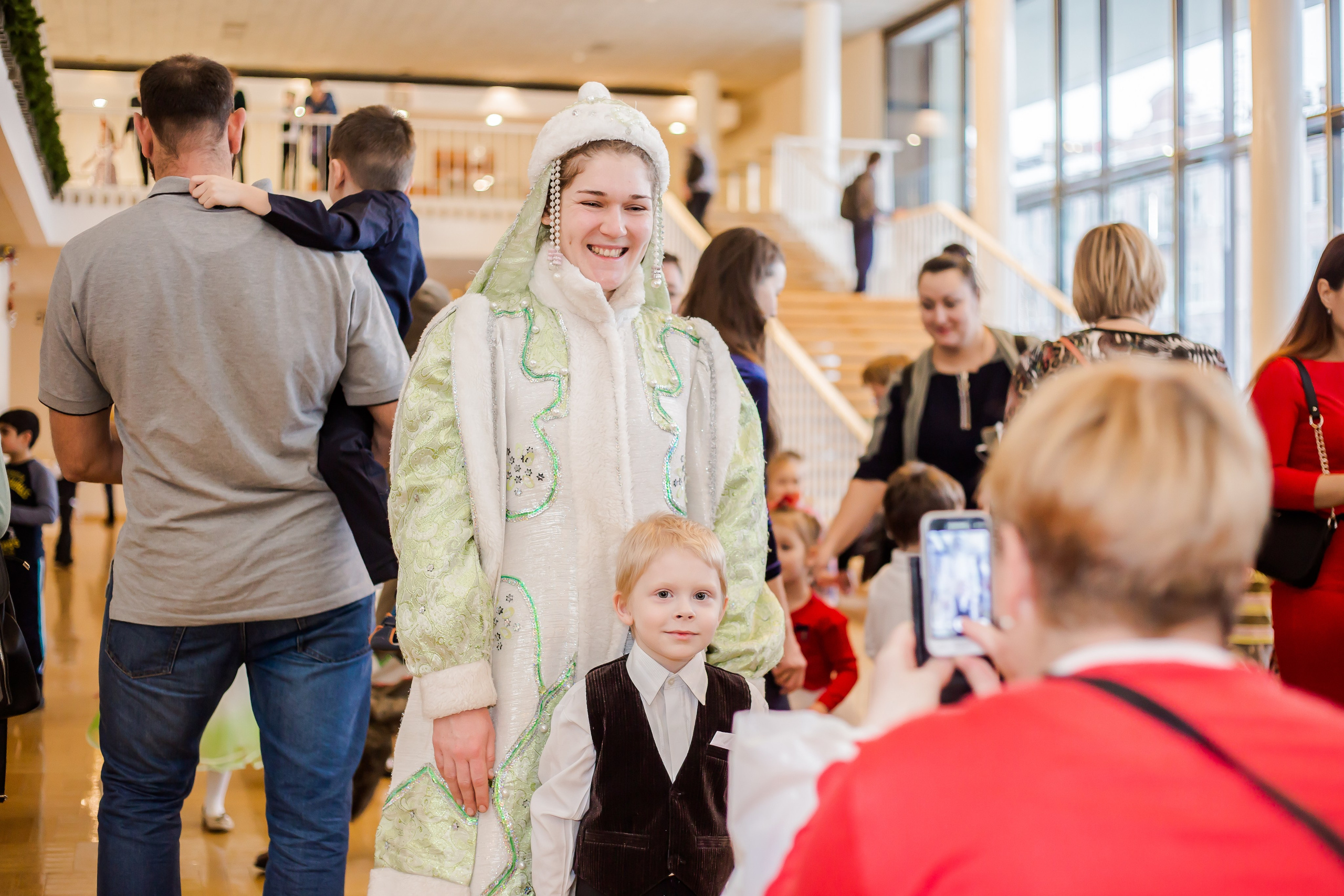 Репортаж — детская елка в БКЗ. Свадебный и семейный фотограф в Санкт-Петербурге Макеева Наталья