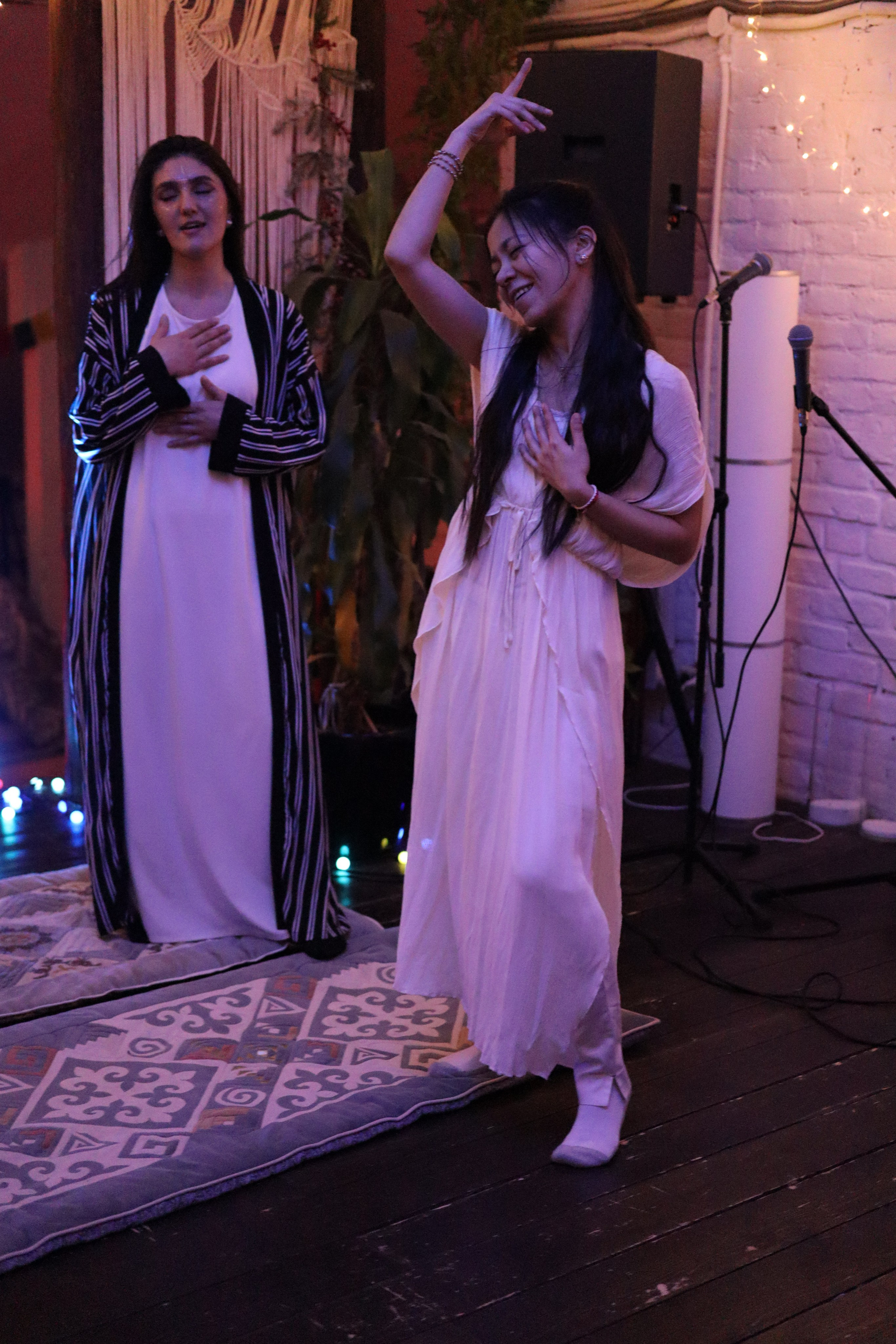 Bhakti Mantra. Photo Ninja