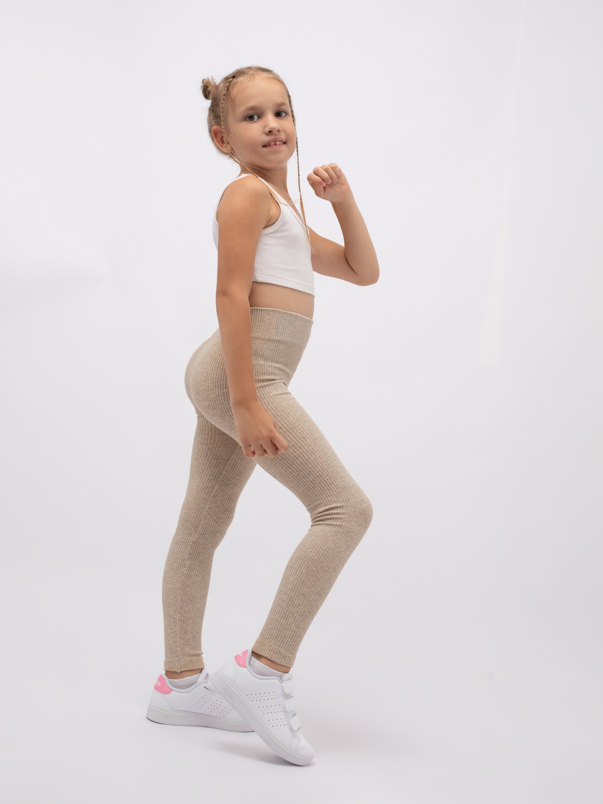 Детские лосины. Фотостудия предметной и модельной съёмки для маркетплейсов