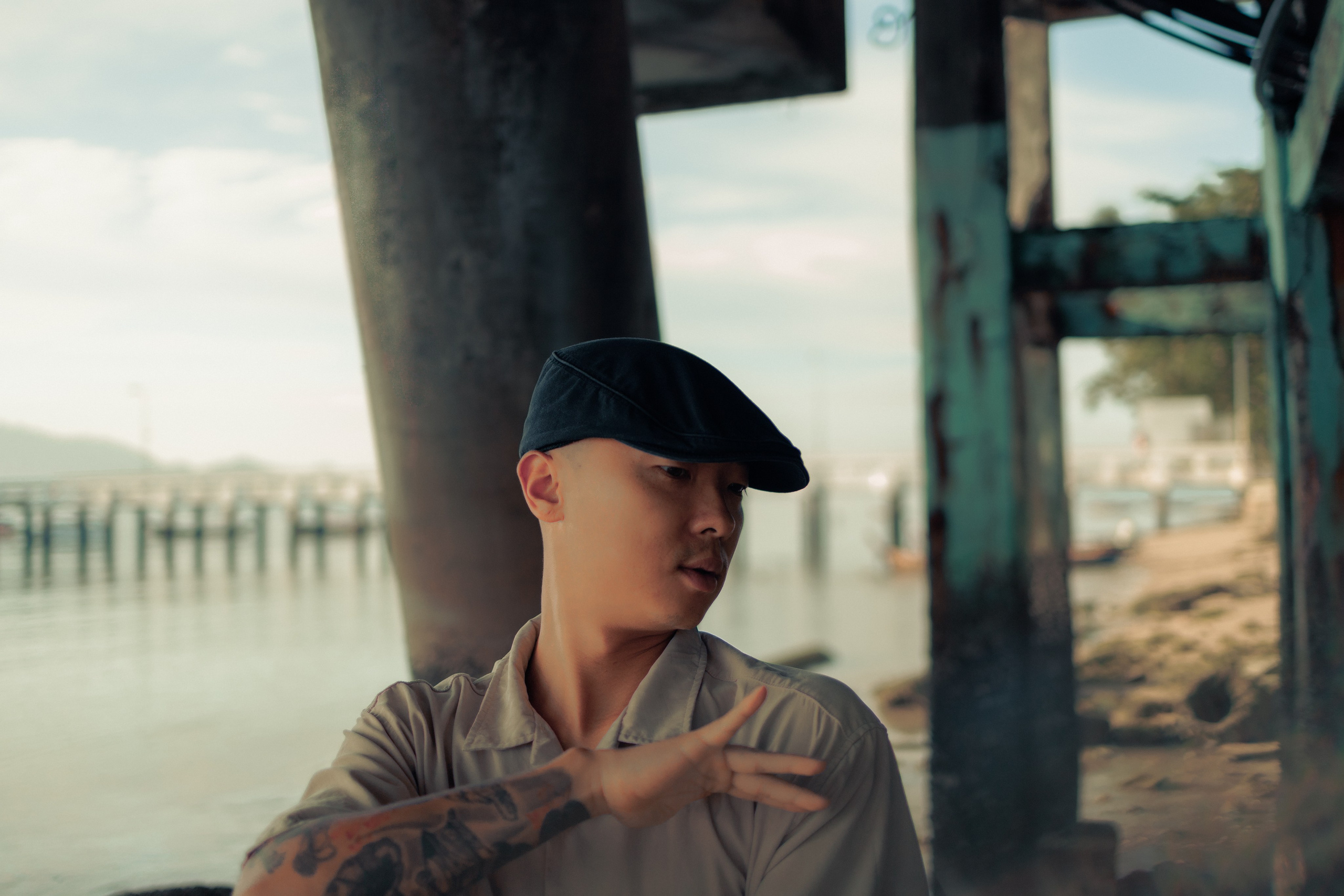 Contacts. Lyric photographer