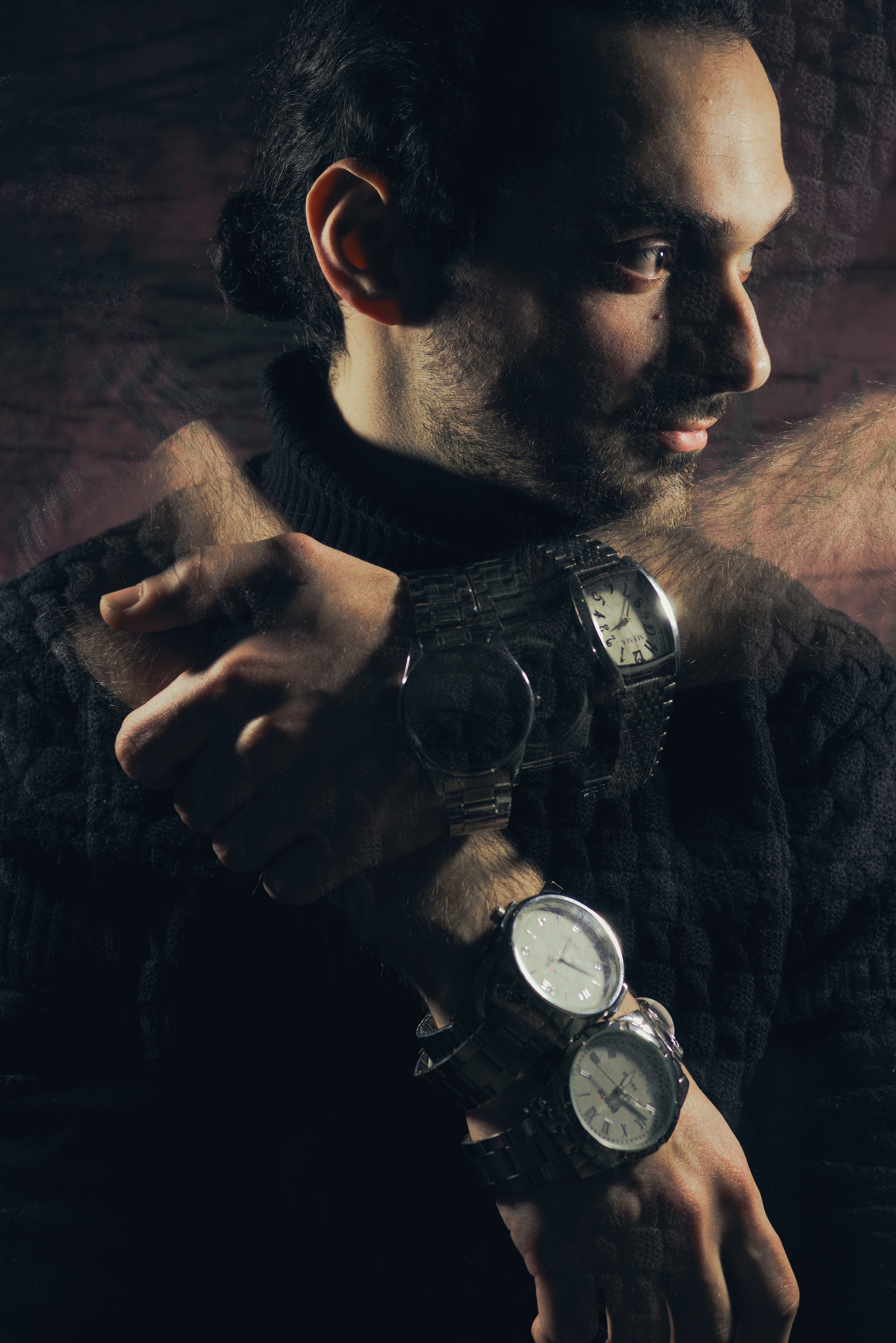 Часы (Спасибо Dato Ninua часовщику из Сенаки за часы для фотосессии). Портретный фотограф Денис Милютин