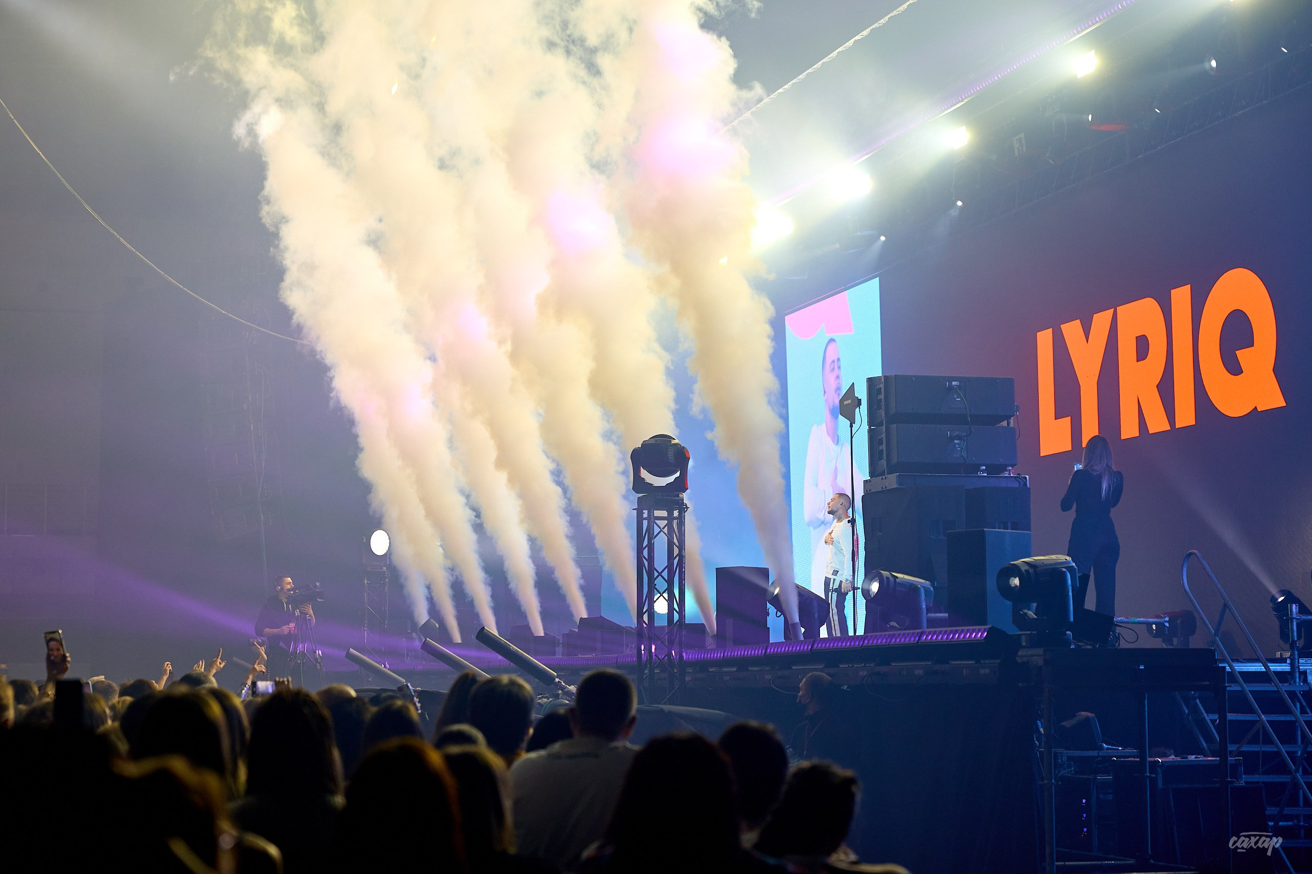 LYRIQ. Профессиональный фотограф в Екатеринбурге Юра Сахар