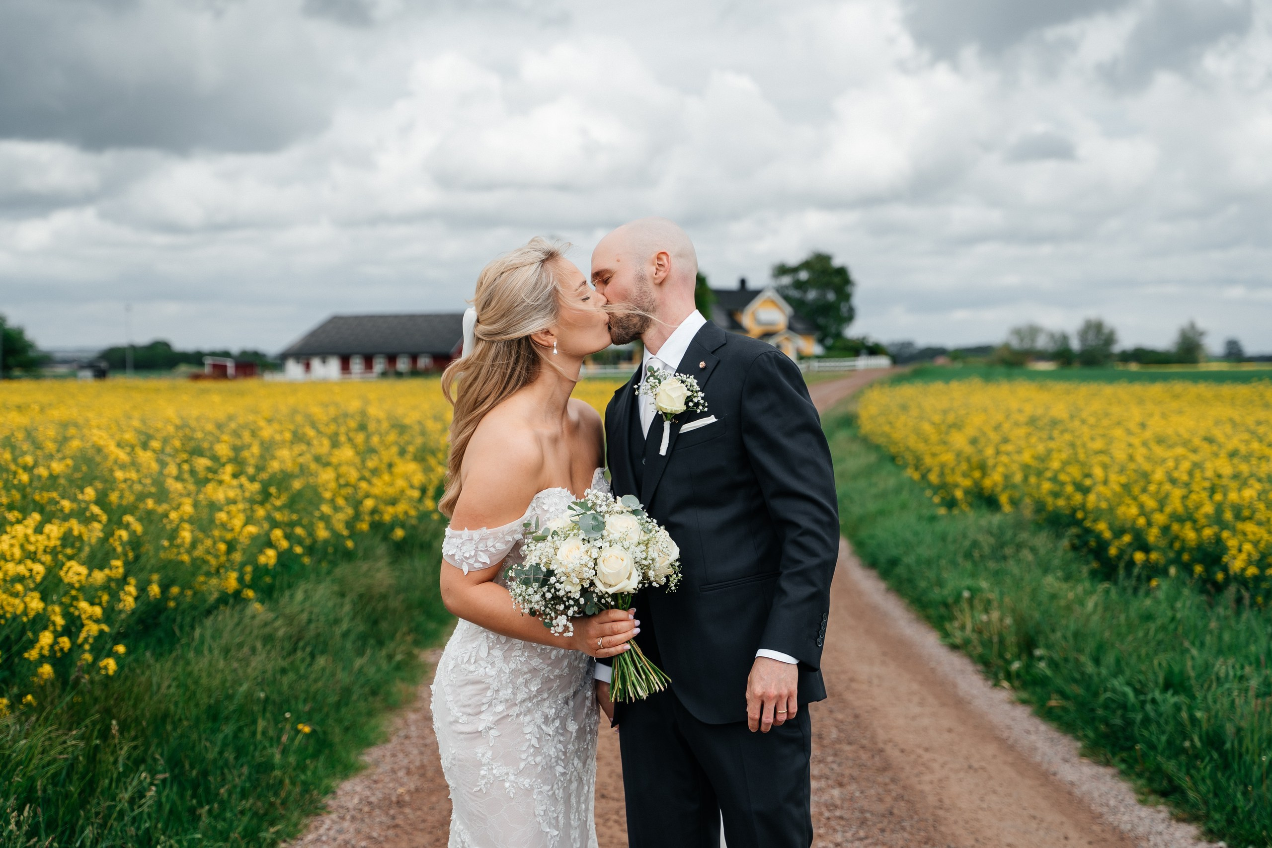 Hjelmsjöborg bröllop Randi & Robert. Bröllops- och familjefotograf i Halmstad | Valentina