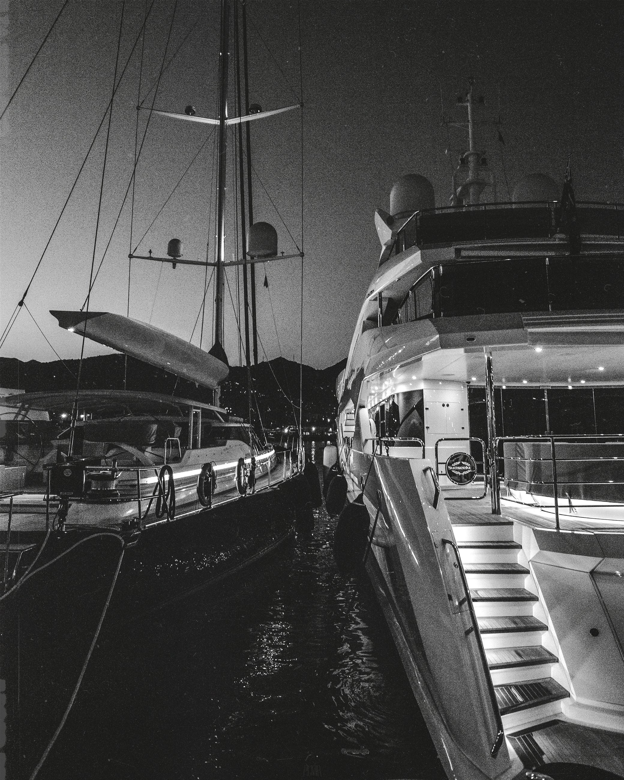 C i t i e s. Your photographer