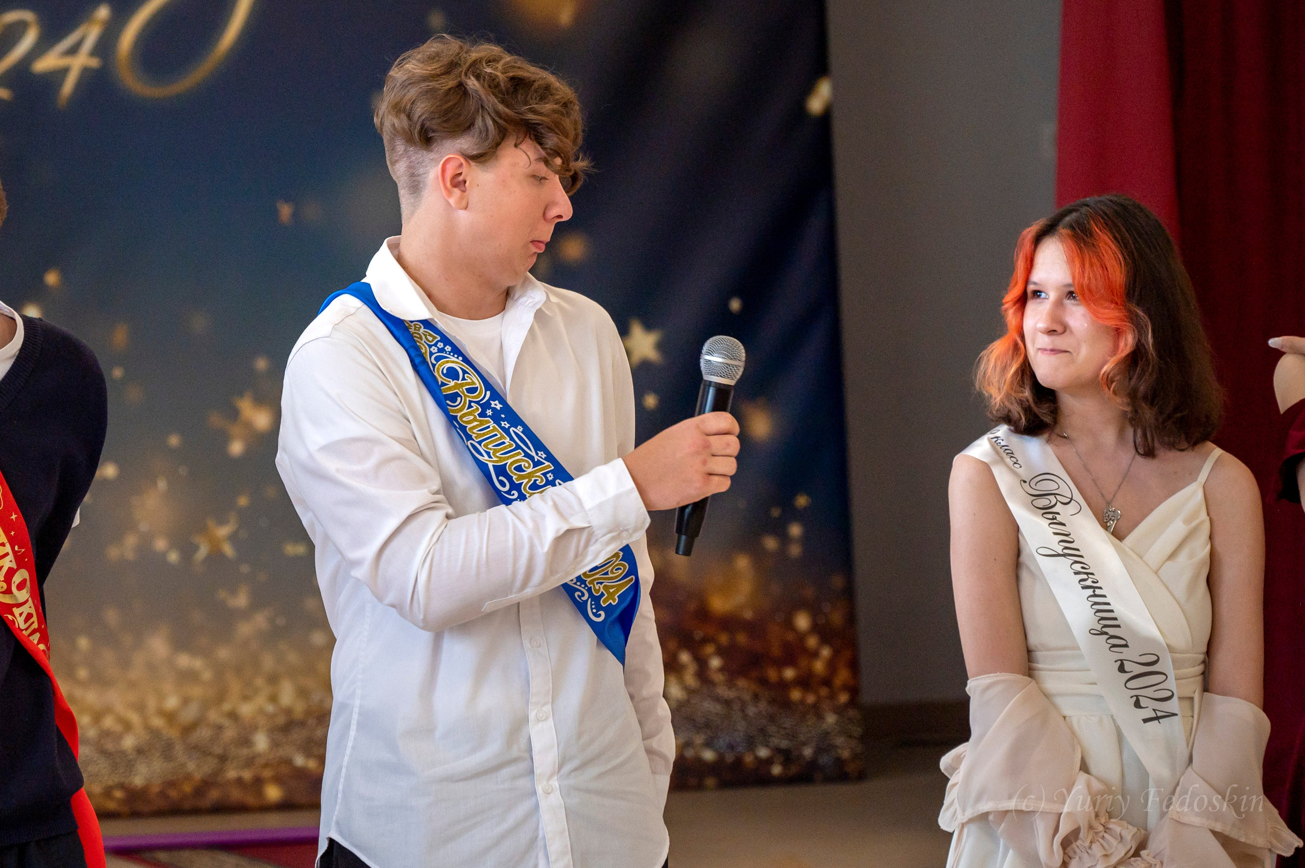 Репортаж о выпускном 9 классов в школе № 7 города Королёва, 26.06.24г. Профессиональный фотограф интерьеров в Москве Юрий Федоскин