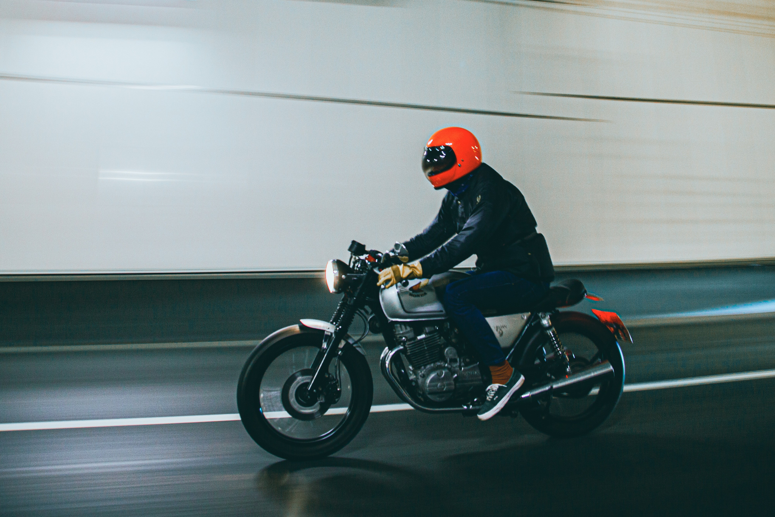 Автомобили и мотоциклы. Фотограф Женя Сальцын