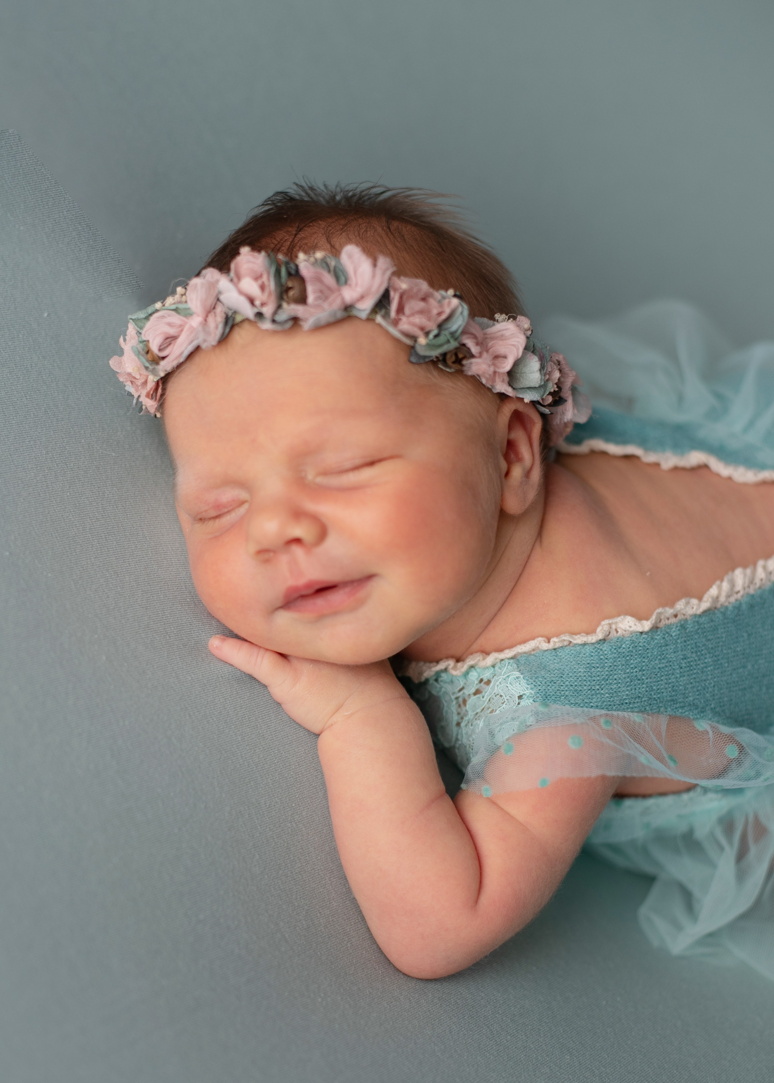 Мария. Фотограф новорожденных в г. Россошь Виктория Нечепуренко