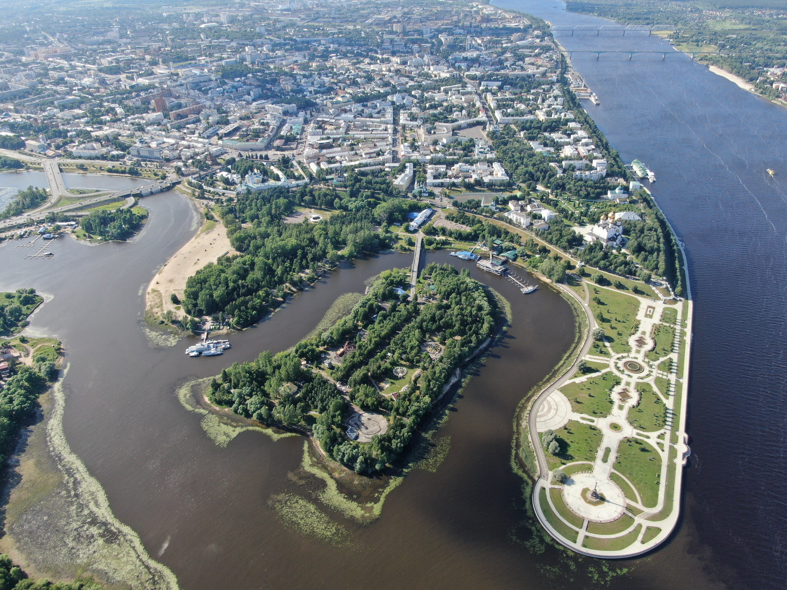 Аэросъёмка в Ярославле дрон квадрокоптер — портфолио Грибов Медиа. Фото и видеосъёмка в Ярославле | Грибов Медиа контент студия  — от 2500 ₽/час