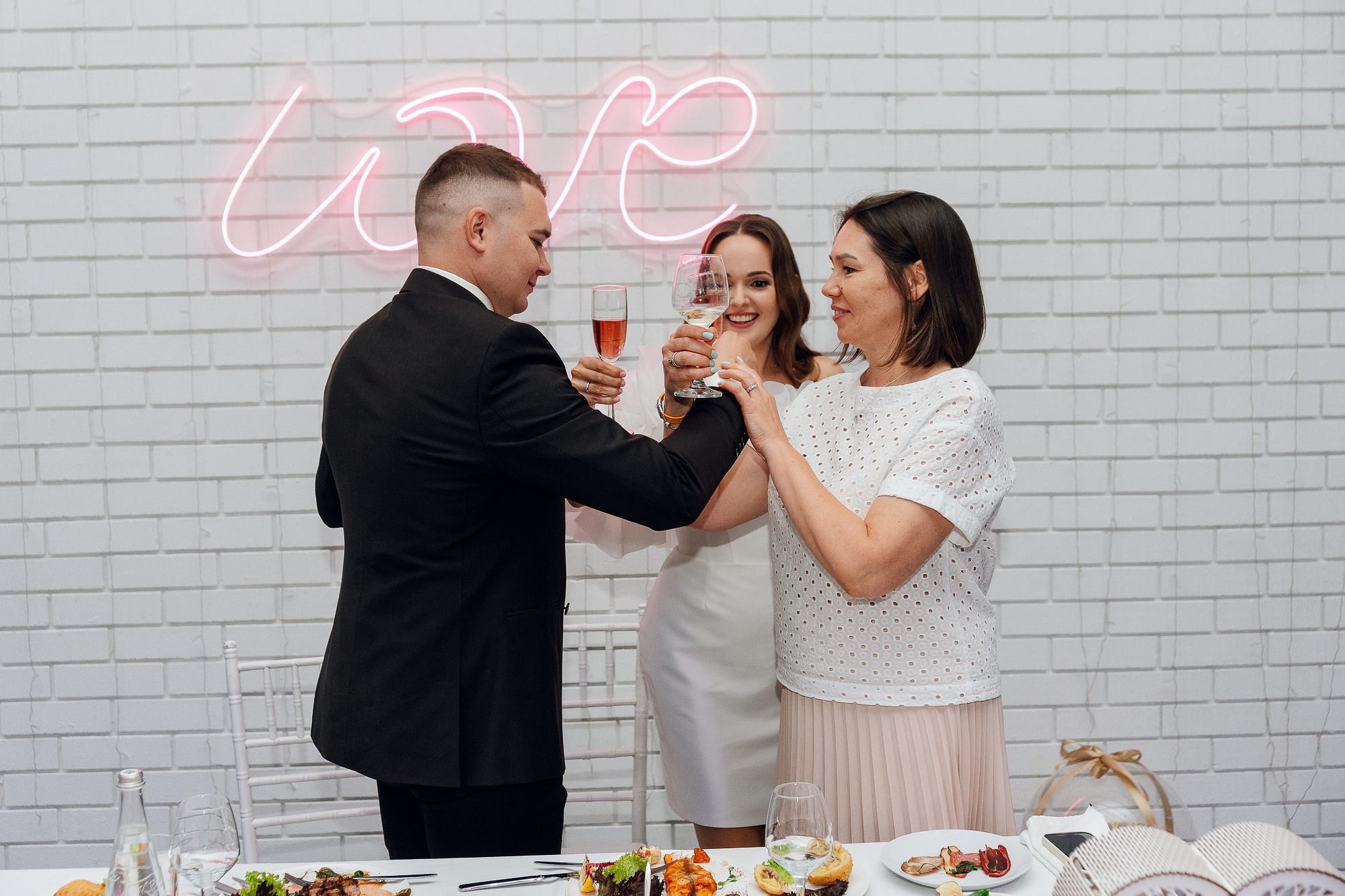 «От сборов до торта». Сергей Гладков свадебный фотограф в Москве