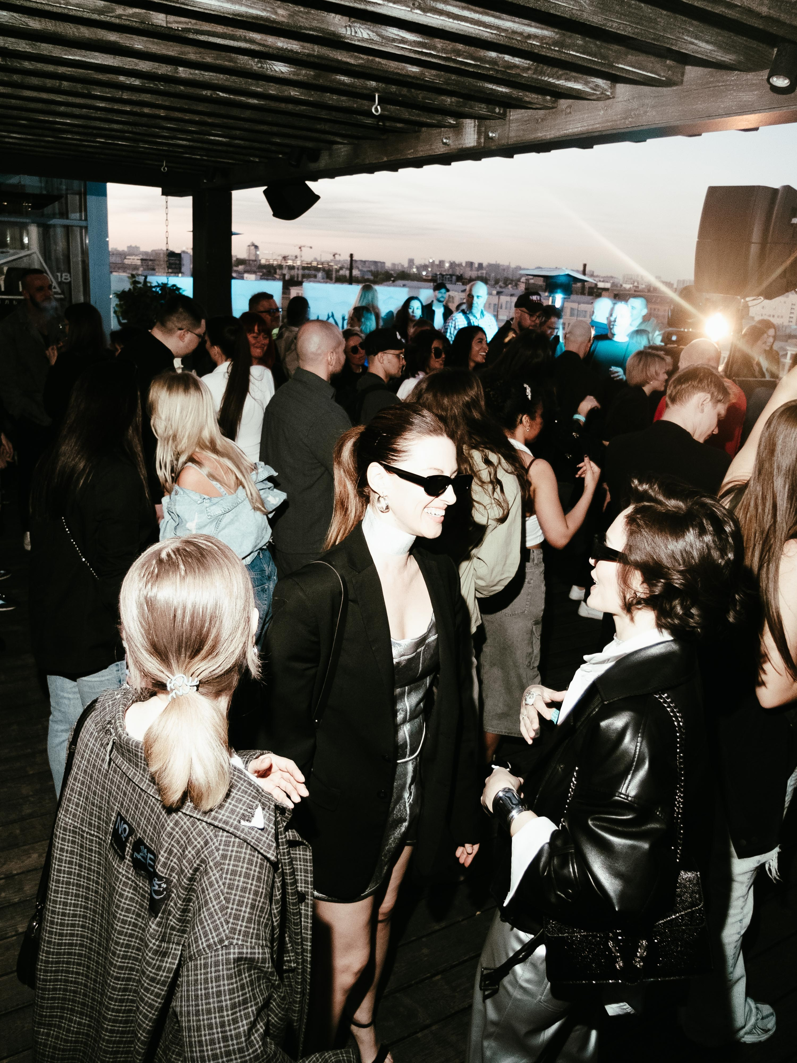 ROOF PLACE 18\05. Коммерческий Фотограф Виктор Фоменых