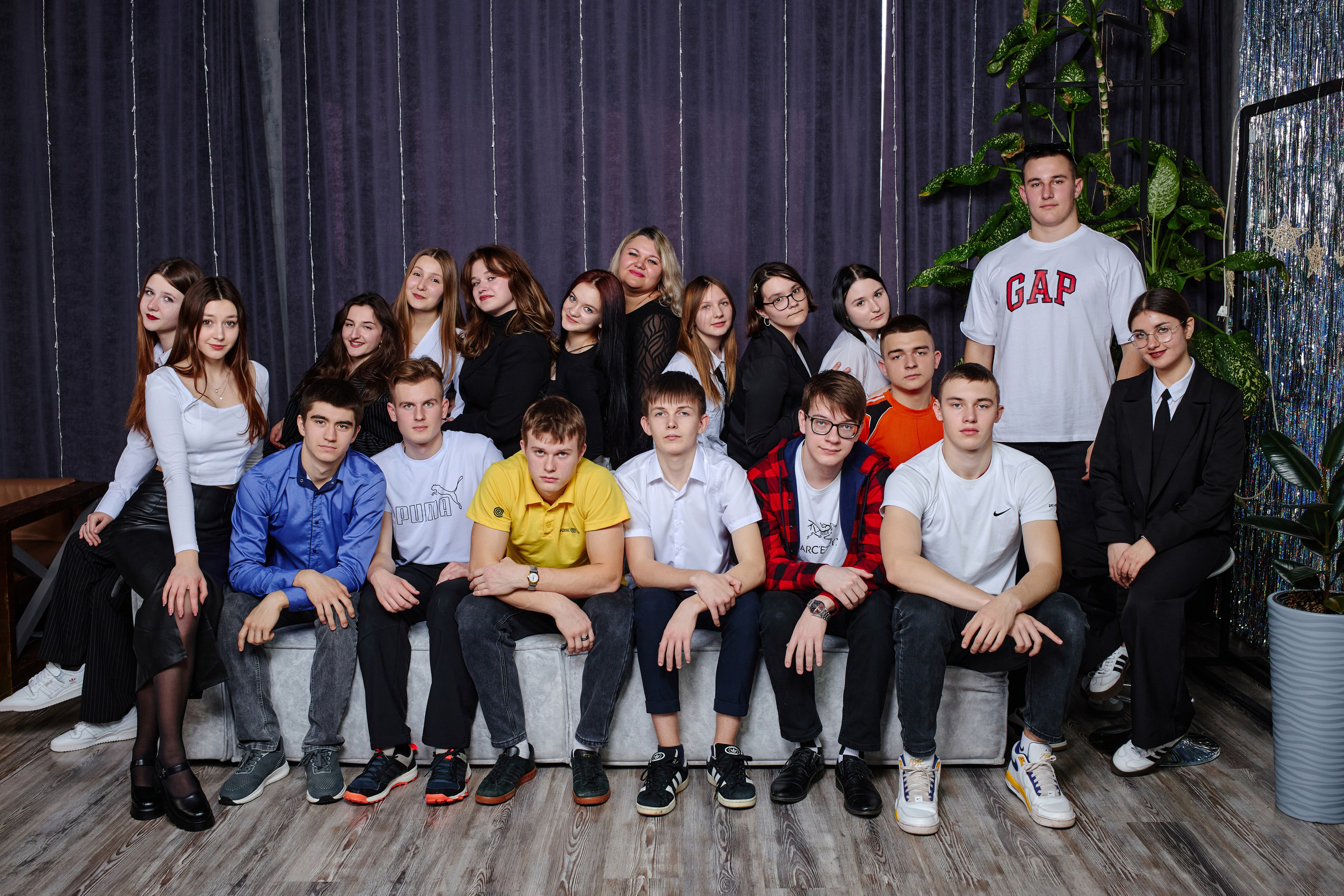 Сьемка выпускного альбома в студии DARK LOFT таганрог. Фотограф Выпускные альбомы Таганрог Сергей Коробченко