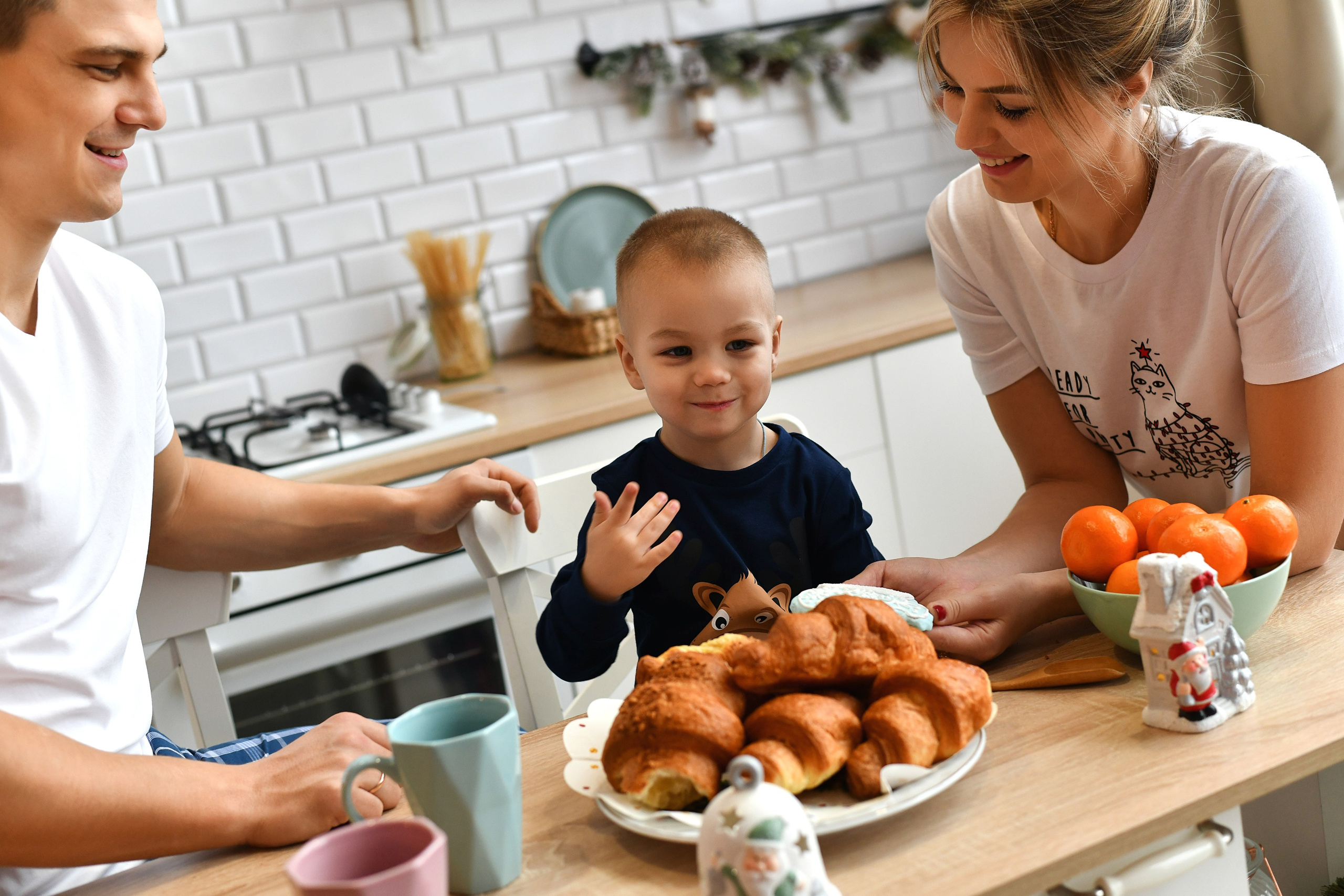 Уютное утро одной красивой семьи. Студия Фотомания. Портретный и контент фотограф в Воронеже Елена Николайчик