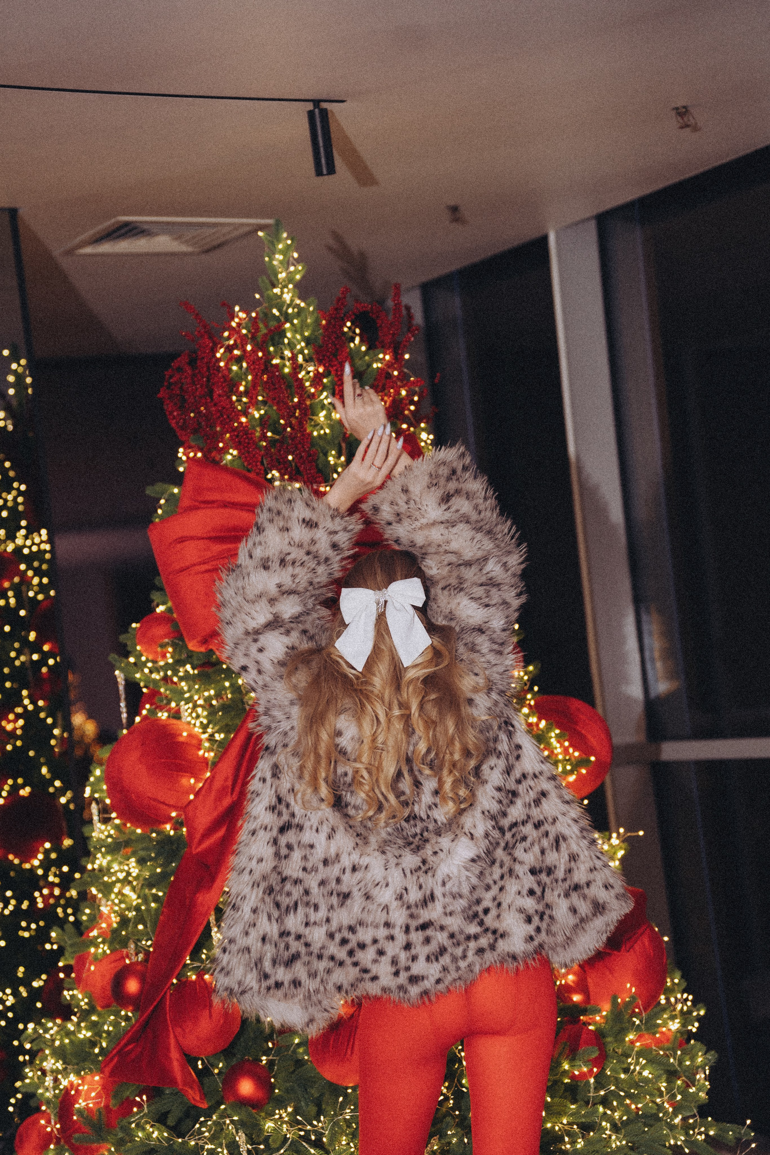 ФОТОСЕССИЯ К НОВОМУ ГОДУ В СТУДИИ С ЕЛОЧКОЙ КРАСИВЫЙ ОБРАЗ. Профессиональный фотограф, Санкт-Петербург — Виктория Богомолова