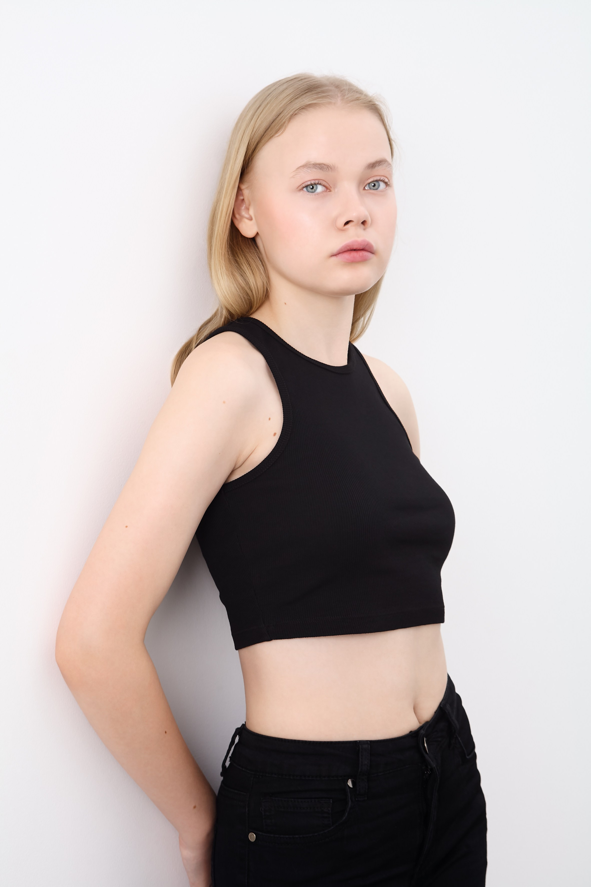 Модельные тесты для Насти. Модельные тесты в Москве. Фотограф Вика Паршина