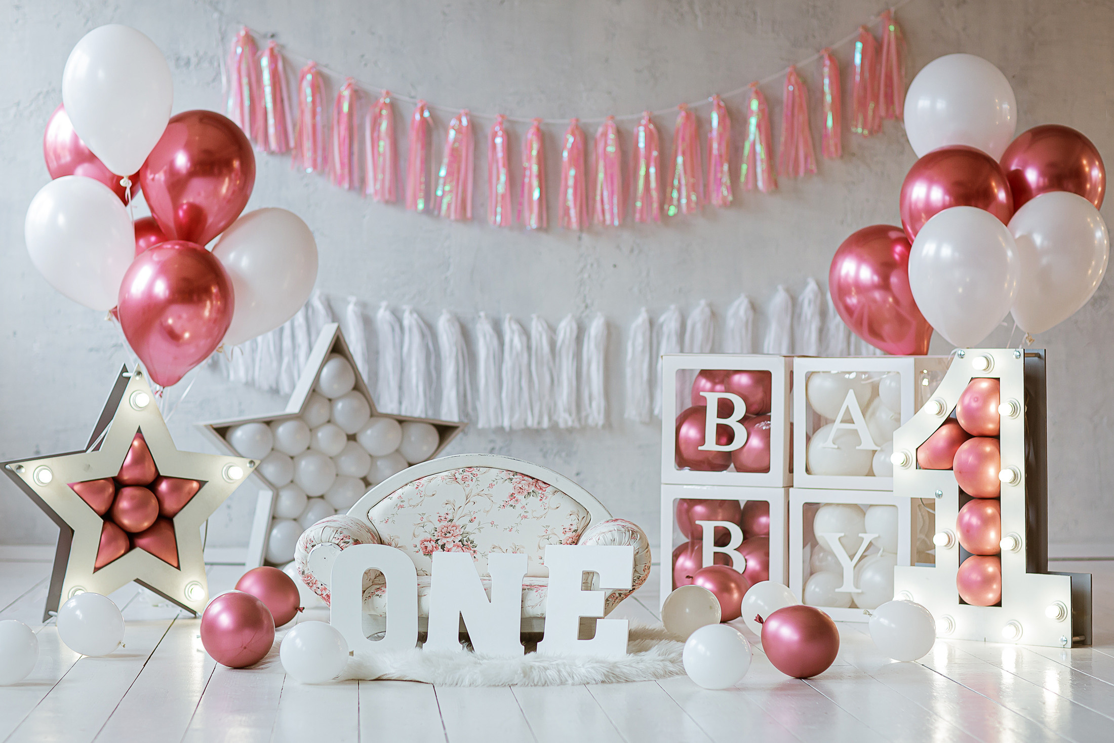 Фотозона на один годик девочке. Фотосессия на День Рождения от Леонардо Бамбино