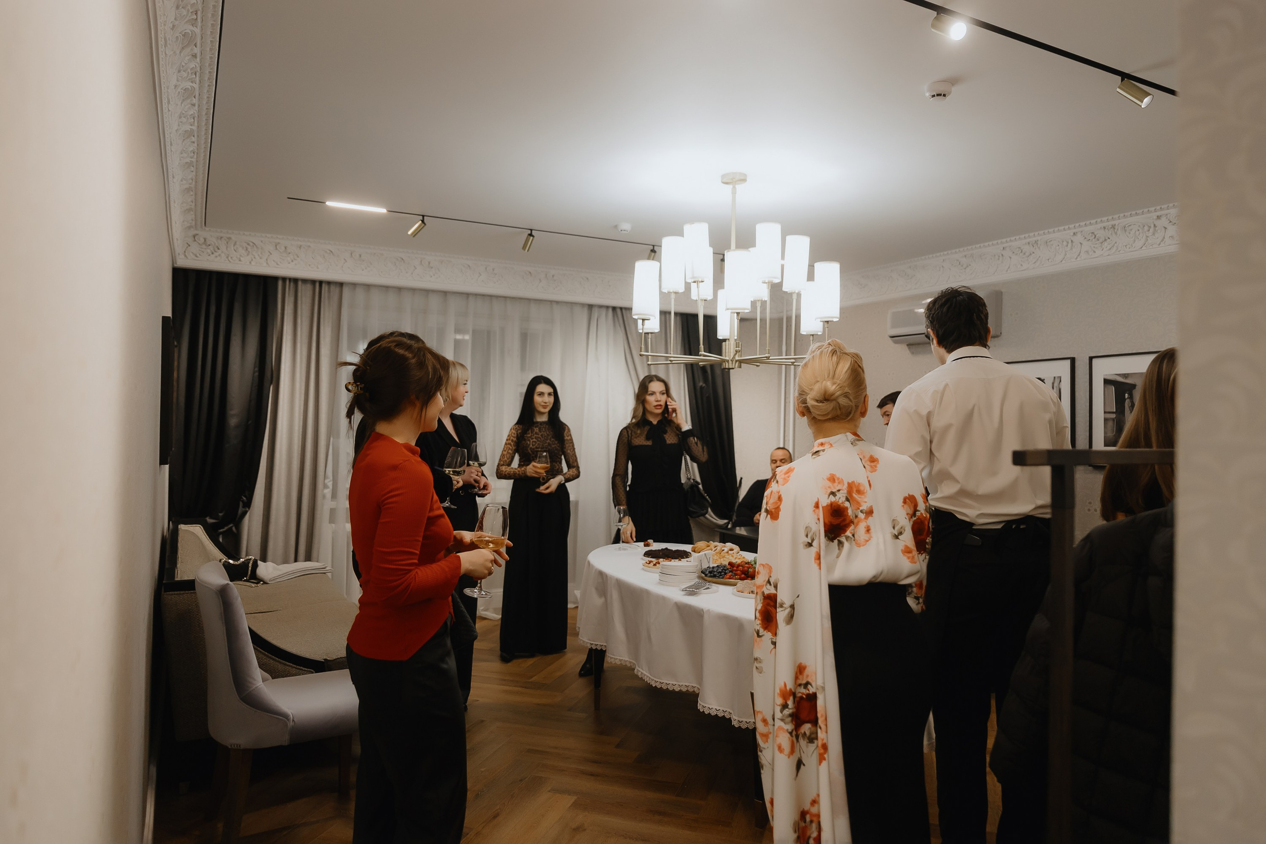 Открытие нового пространства интерьерного салона L. DECO в феврале 2025. L. Deco интерьерный салон. Краски/обои/лепной декор