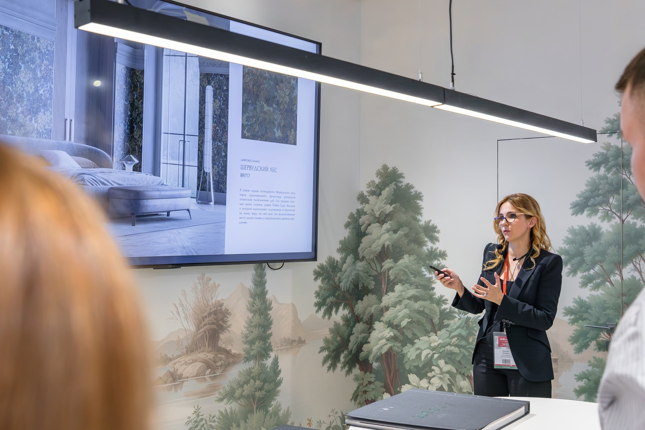 LOYMINA Group на 30-й юбилейной Международной строительно-интерьерной выставке MosBuild 2025. L. Deco интерьерный салон. Краски/обои/лепной декор