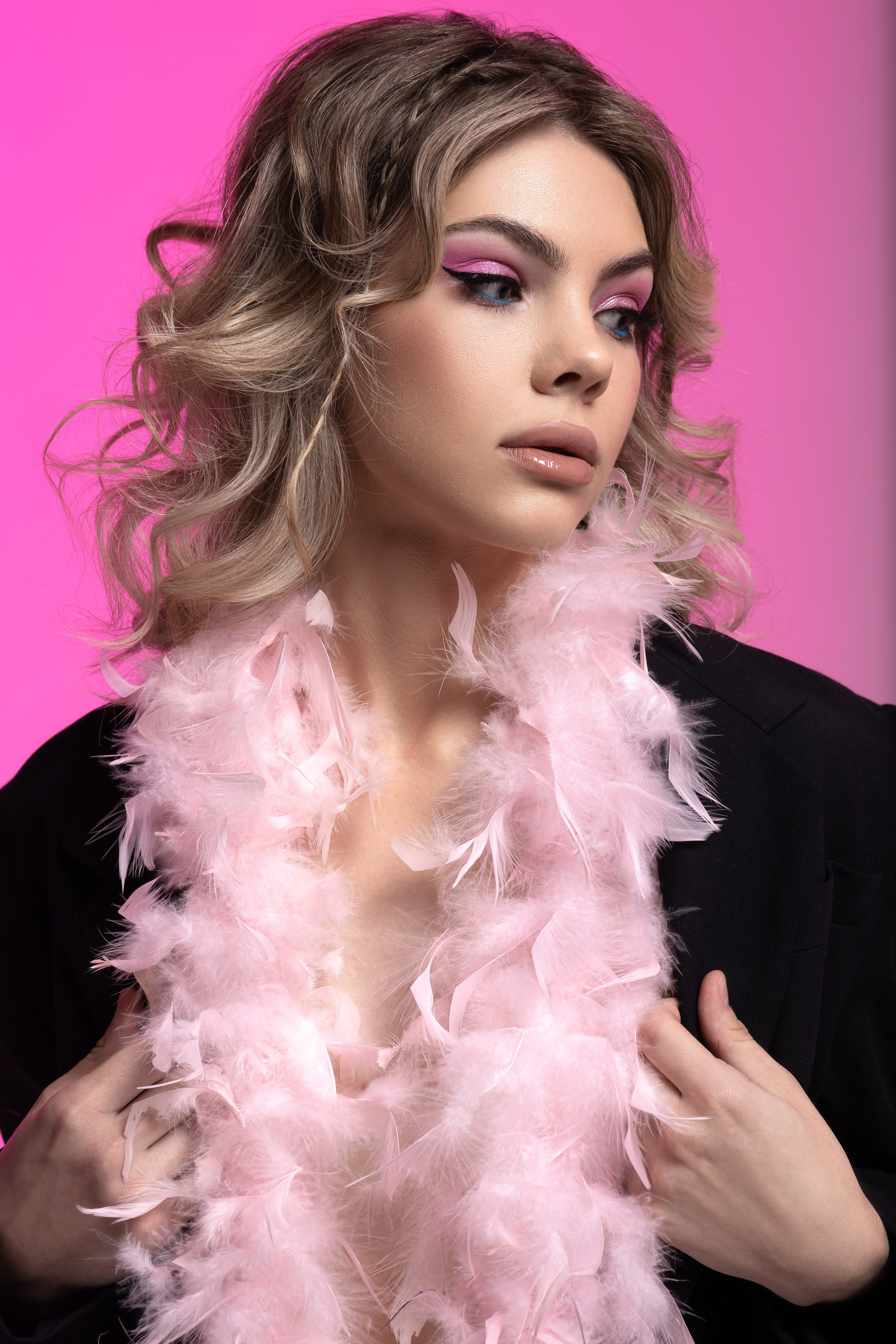 Цветной свет и фигуры. Фотограф Минск