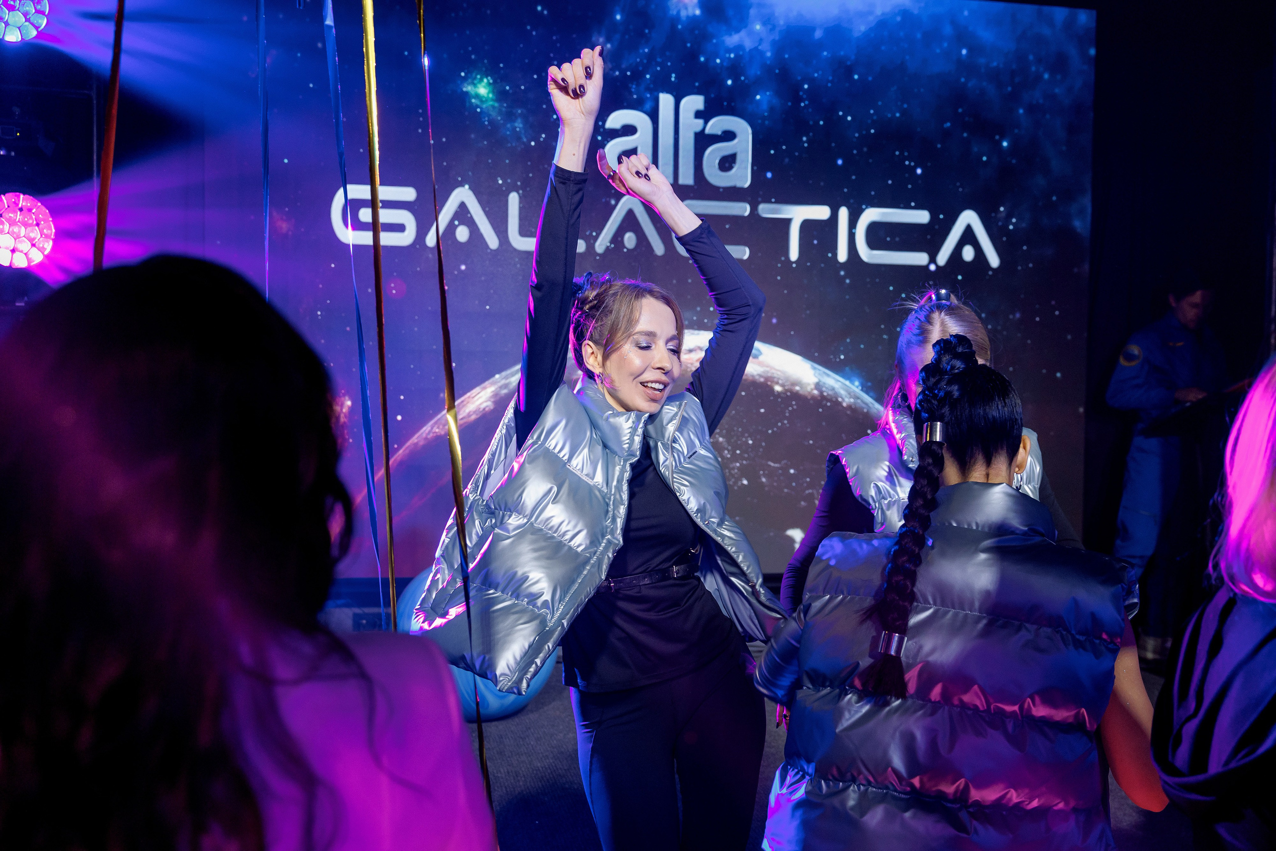 Alfa Galactic. Кадровик продакшн: Фото и видеосъемка форумов, конференций, масштабных событий в Иркутске