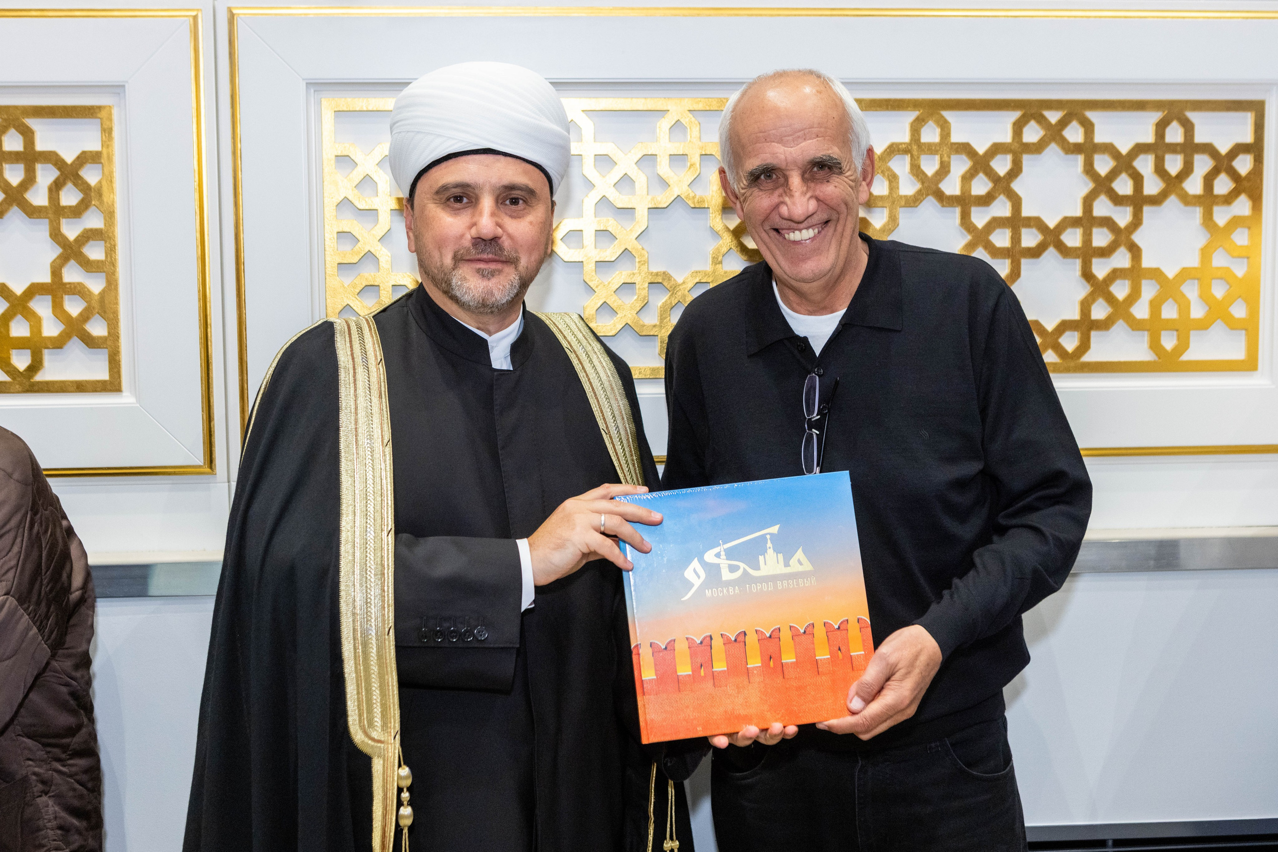 Репортаж с презентации книги — «Москва: город вязевый». Рекламный, предметный, репортажный, семейный фотограф и художник в Москве