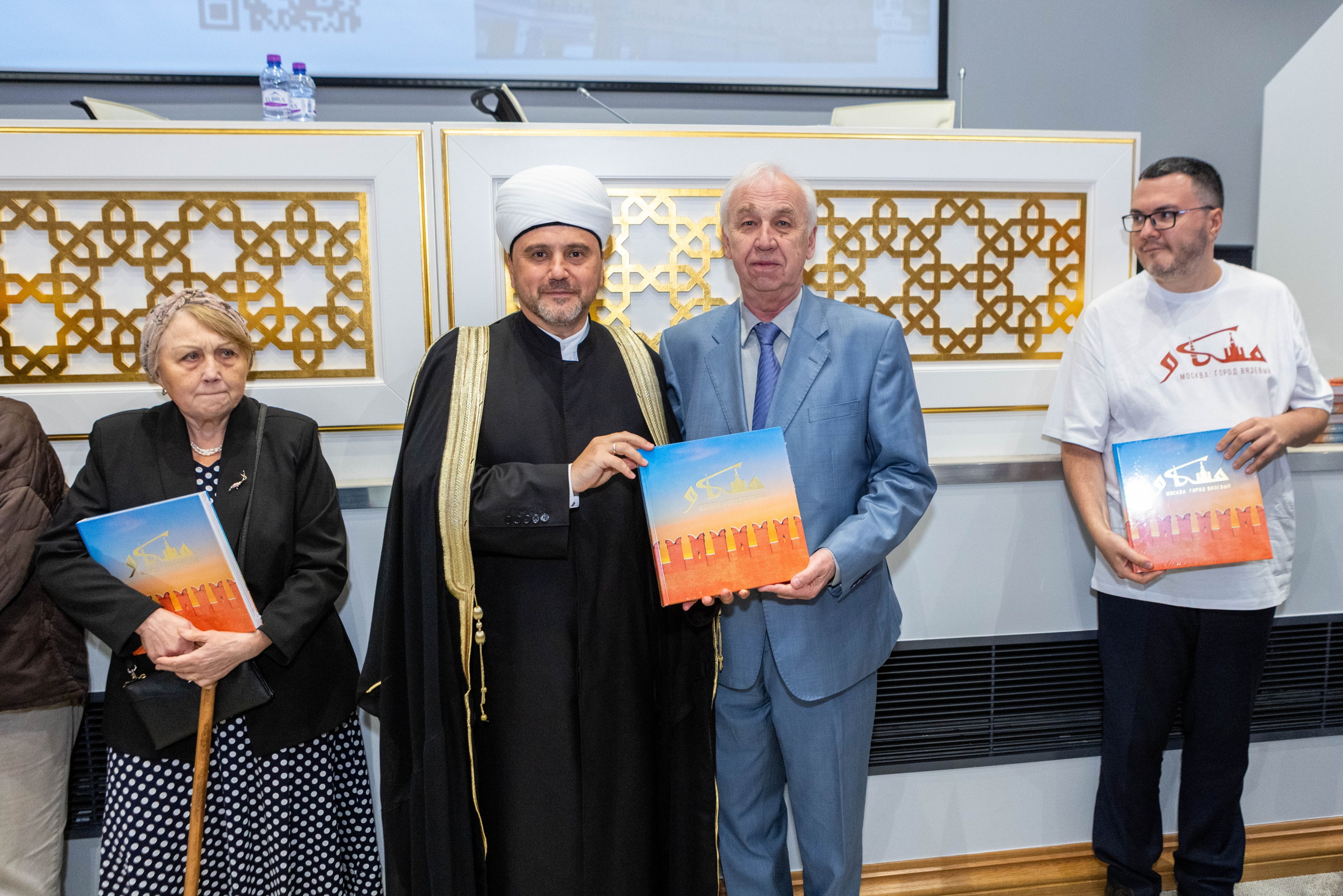 Репортаж с презентации книги — «Москва: город вязевый». Рекламный, предметный, репортажный, семейный фотограф и художник в Москве