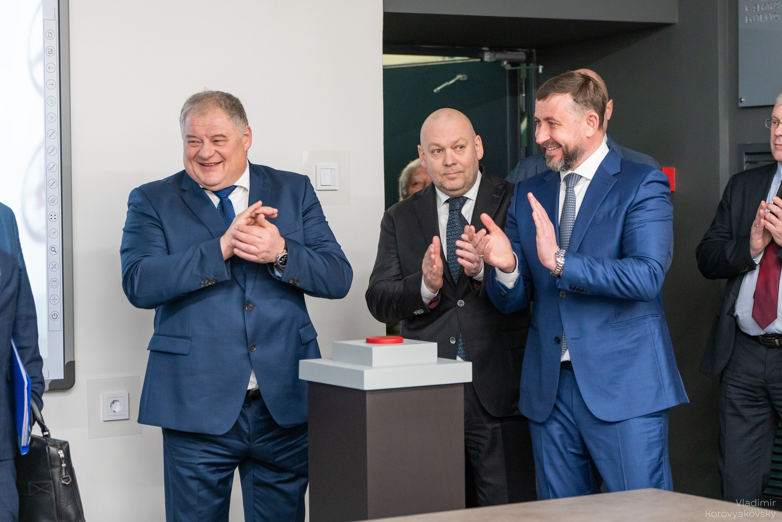 Открытие лабораторий. Фотограф Владимир Коровяковский