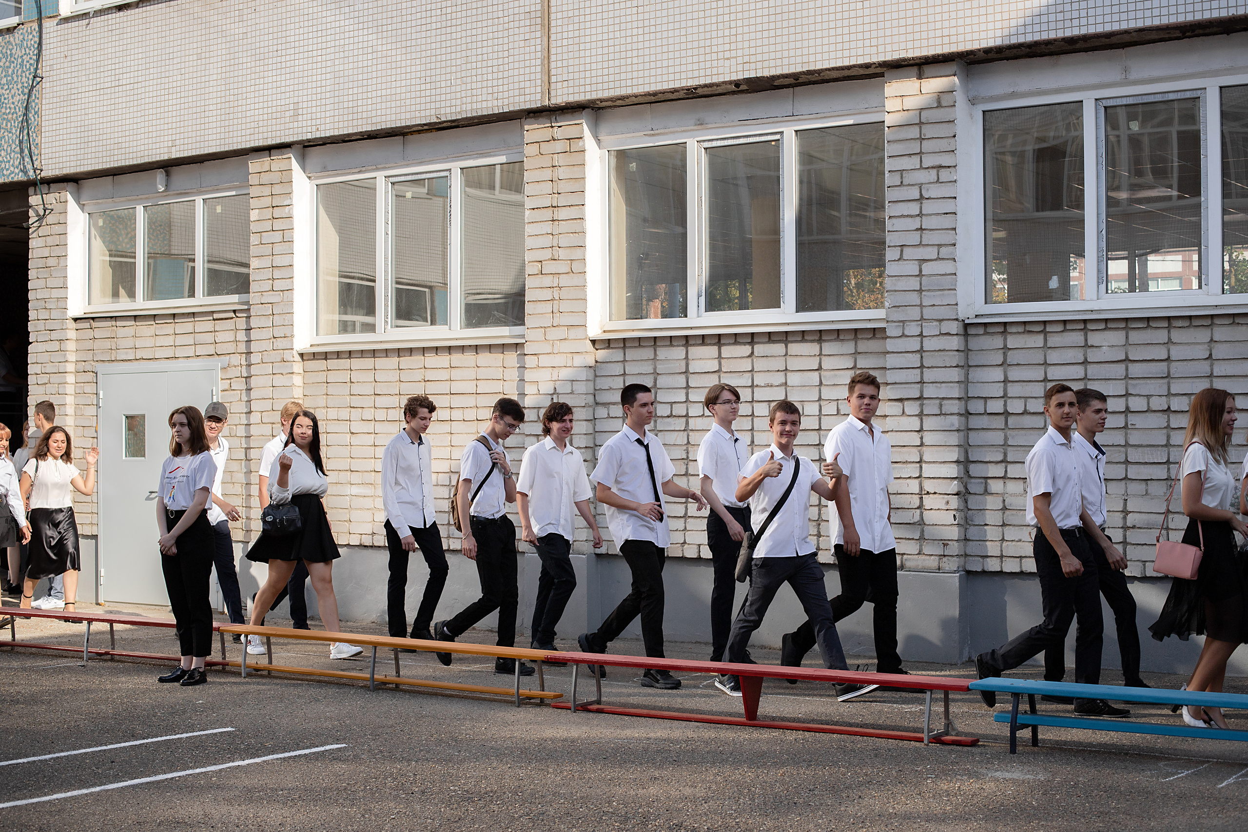 Линейка 11 класс. Семейный и детский фотограф в Краснодаре Ирина Лаврецкая
