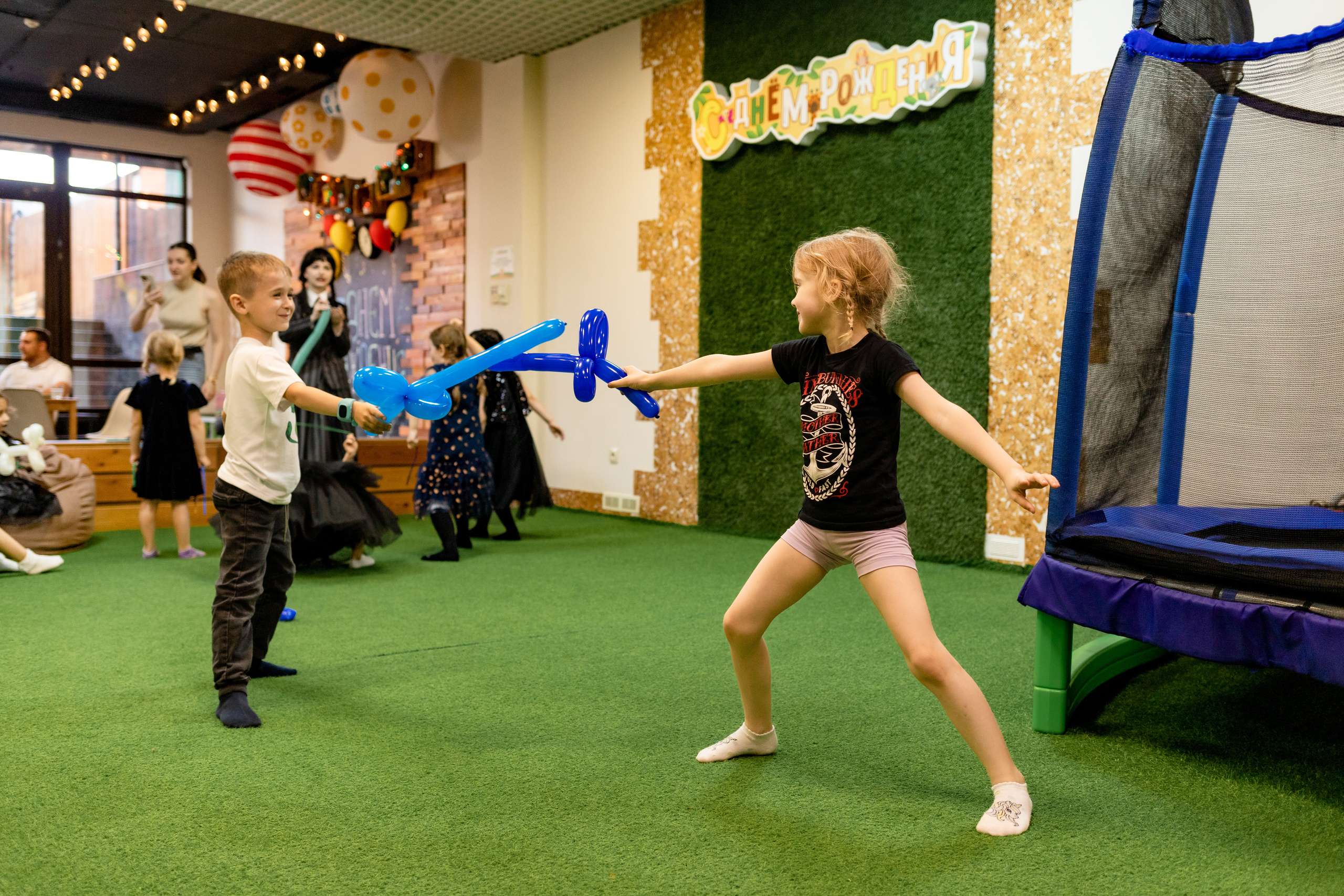 Детский день рождения в стиле Wendsday на площадке Playbery. Семейный и детский фотограф в Краснодаре Ирина Лаврецкая