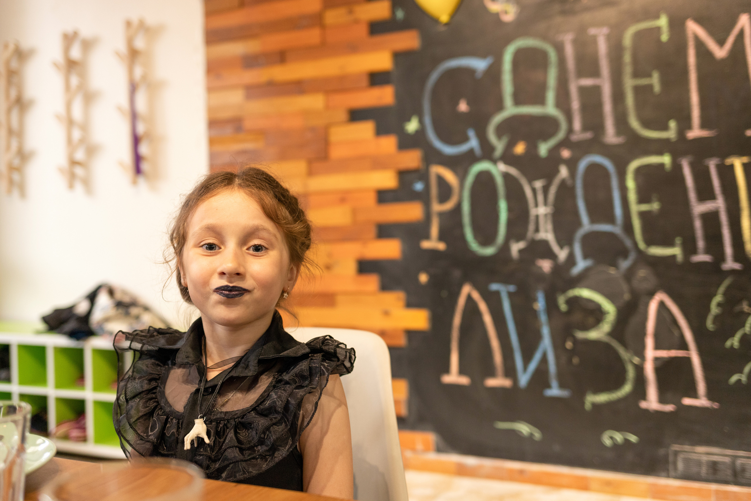 Детский день рождения в стиле Wendsday на площадке Playbery. Семейный и детский фотограф в Краснодаре Ирина Лаврецкая