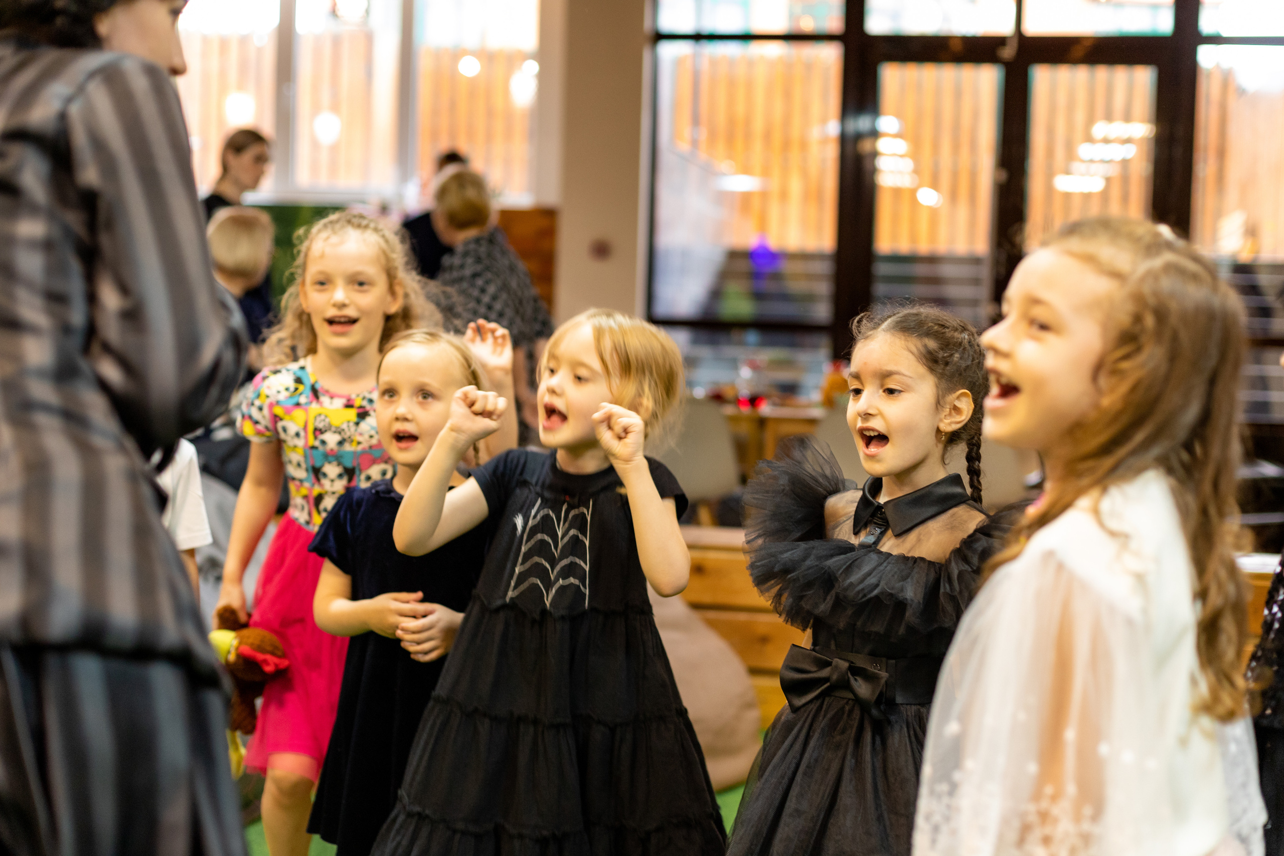 Детский день рождения в стиле Wendsday на площадке Playbery. Семейный и детский фотограф в Краснодаре Ирина Лаврецкая