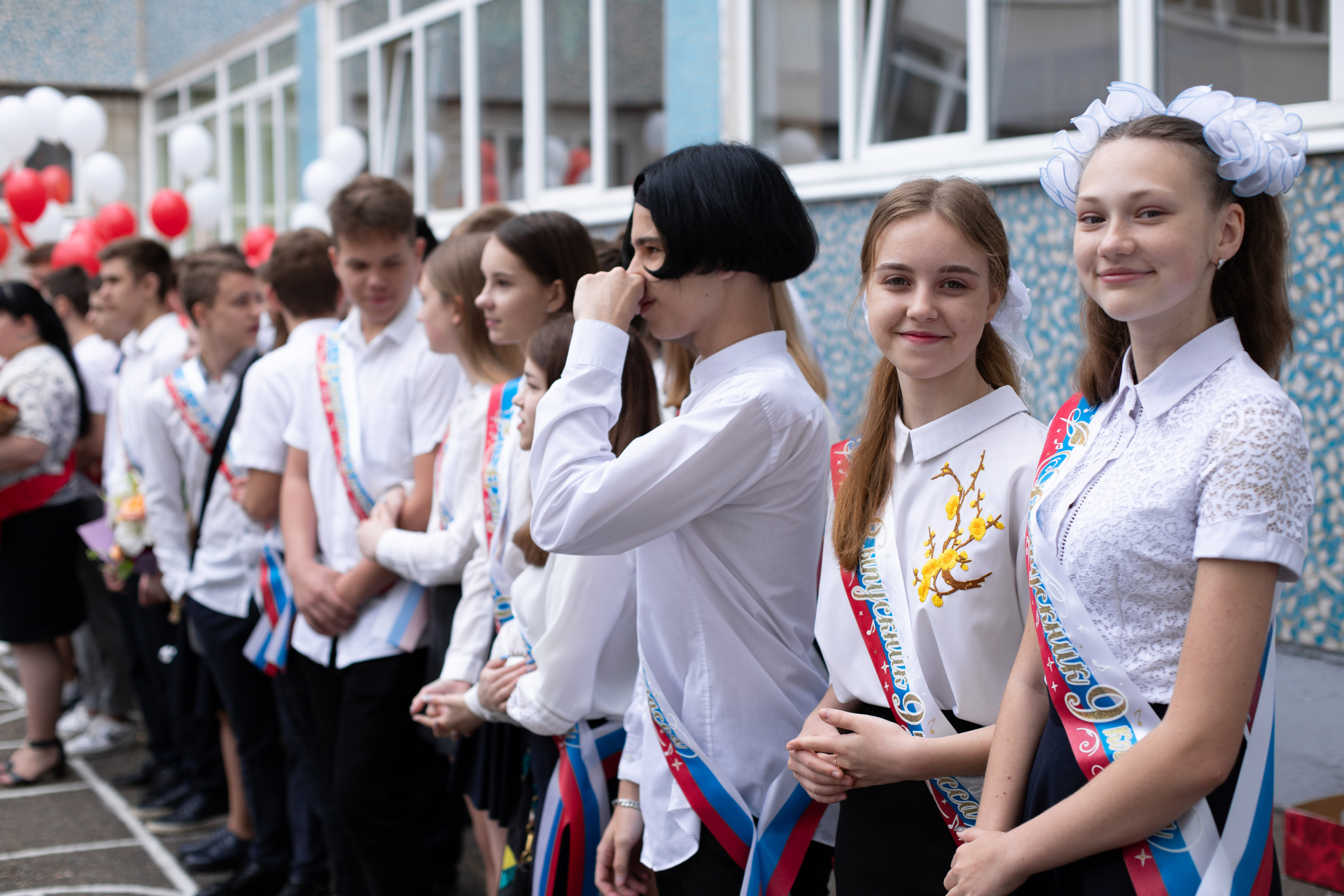 Линейка 9 класс. Семейный и детский фотограф в Краснодаре Ирина Лаврецкая
