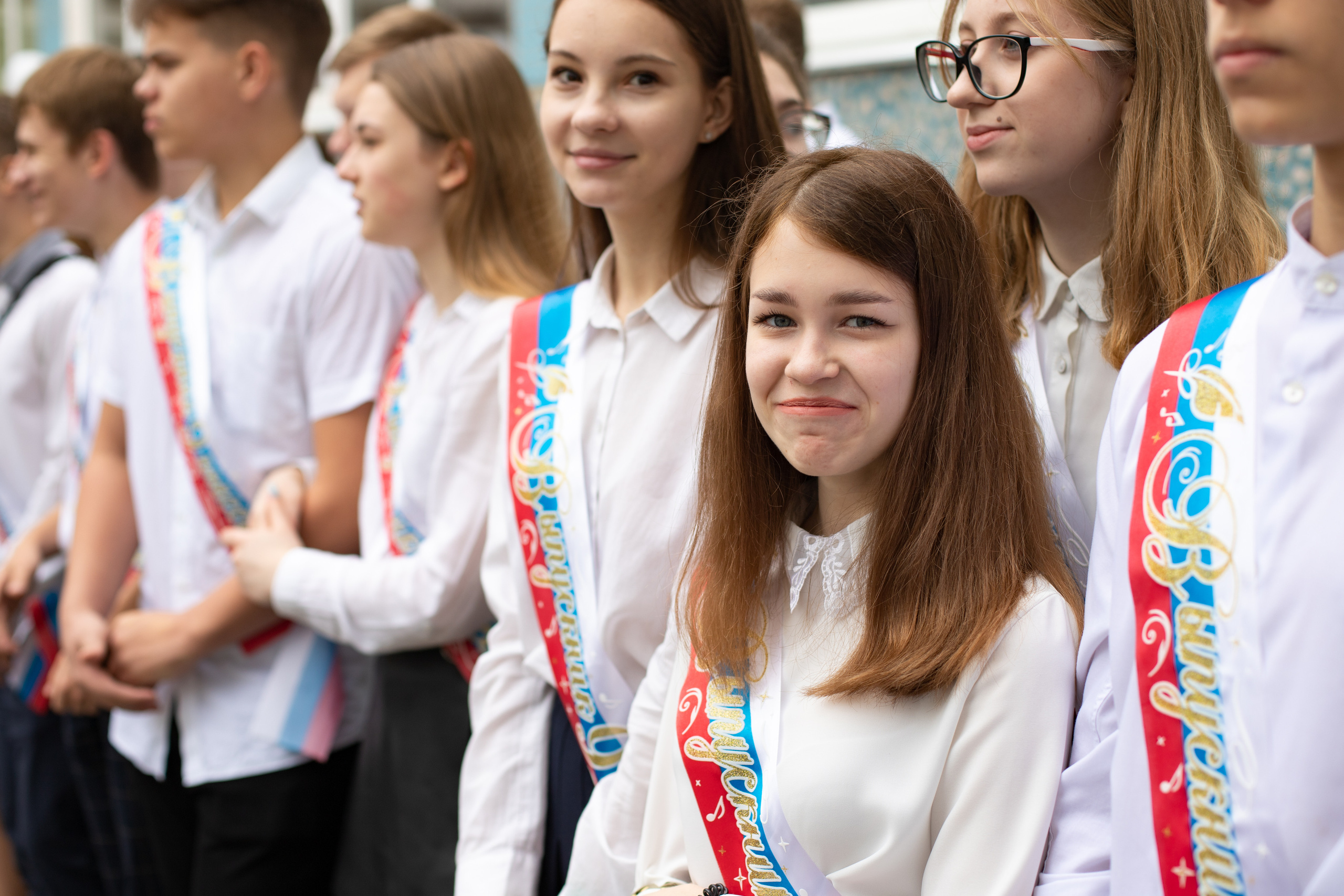 Линейка 9 класс. Семейный и детский фотограф в Краснодаре Ирина Лаврецкая