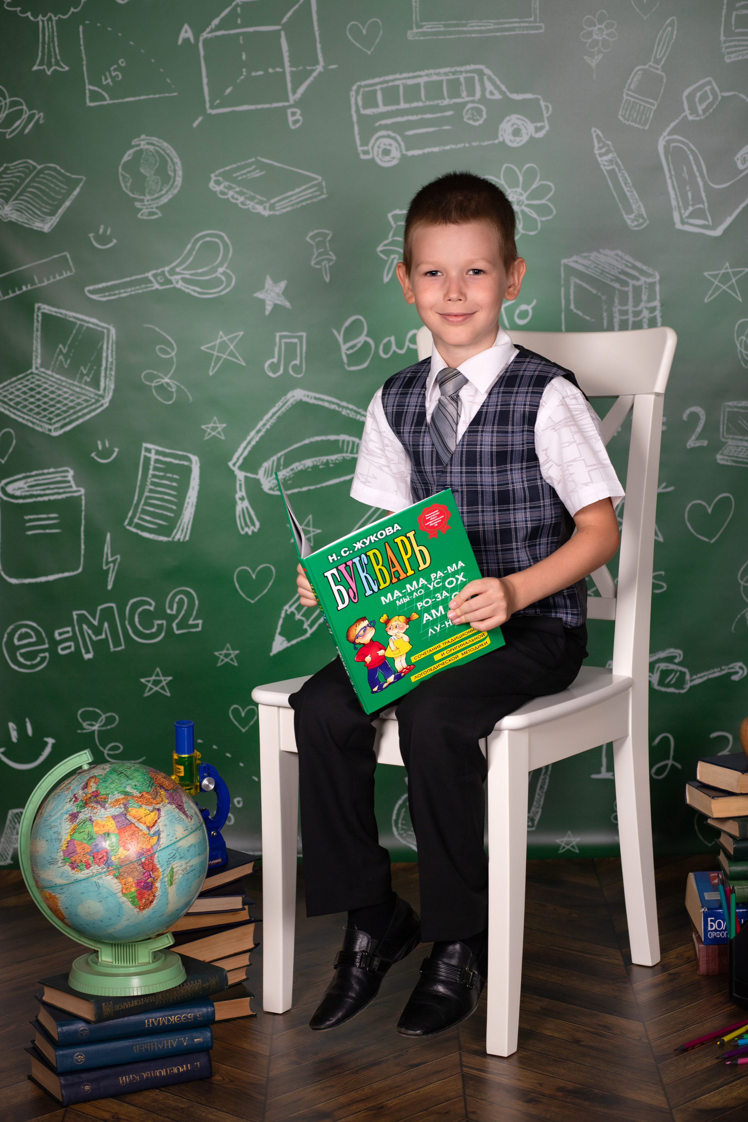 В студии Мини 1 класс. Семейный и детский фотограф в Краснодаре Ирина Лаврецкая