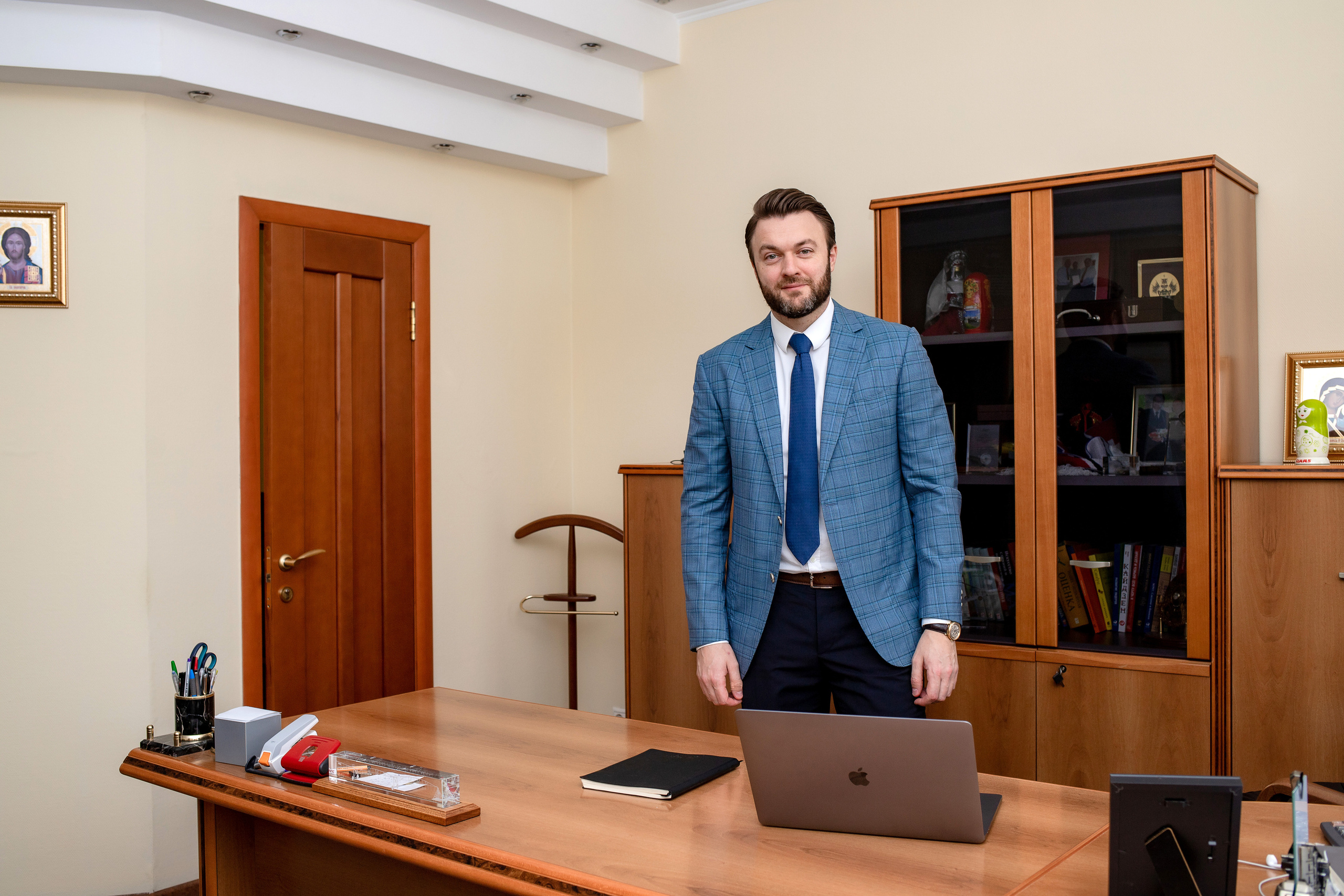 Выездная съёмка в офисе для юр лица. Семейный и детский фотограф в Краснодаре Ирина Лаврецкая