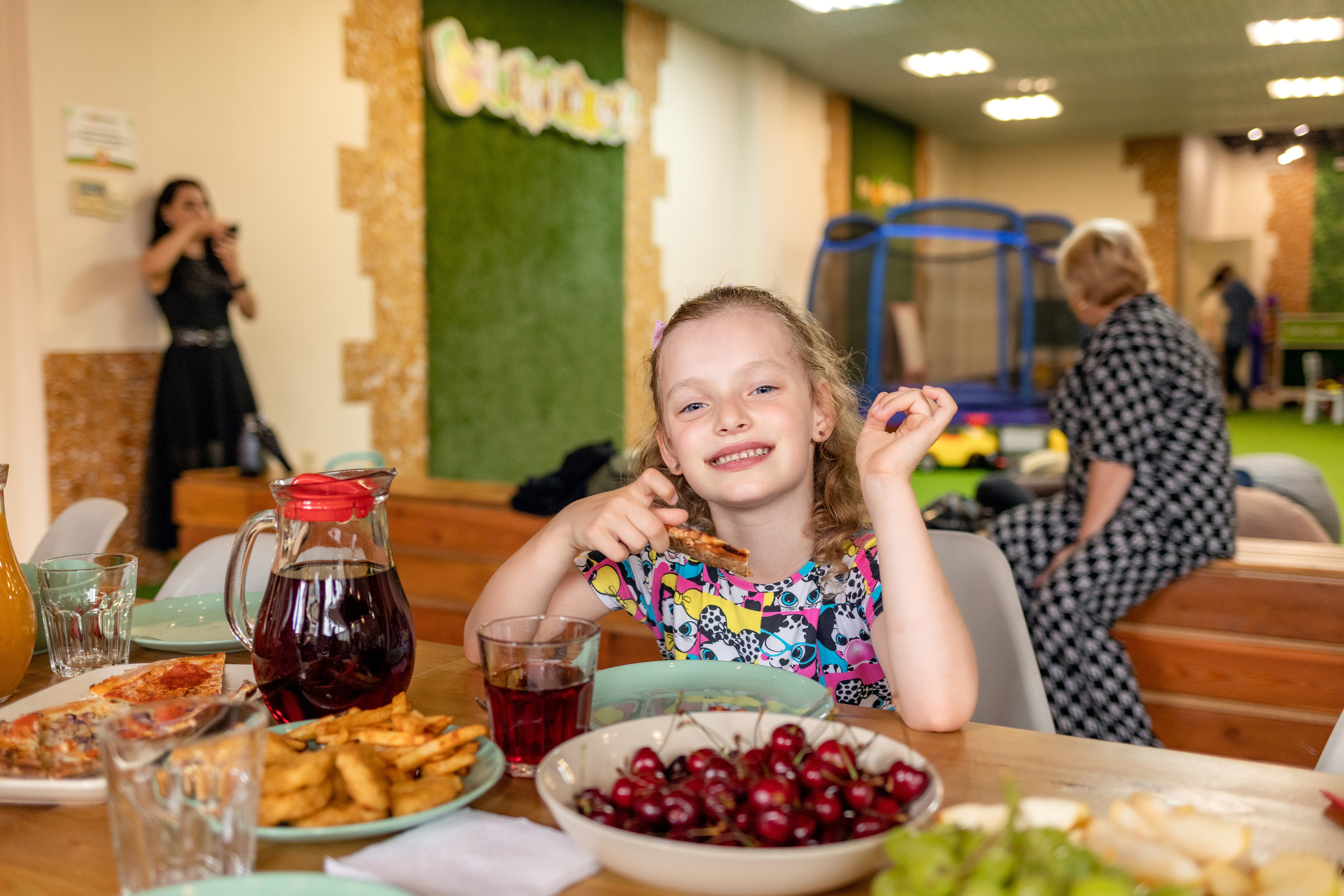 Детский день рождения в стиле Wendsday на площадке Playbery. Семейный и детский фотограф в Краснодаре Ирина Лаврецкая