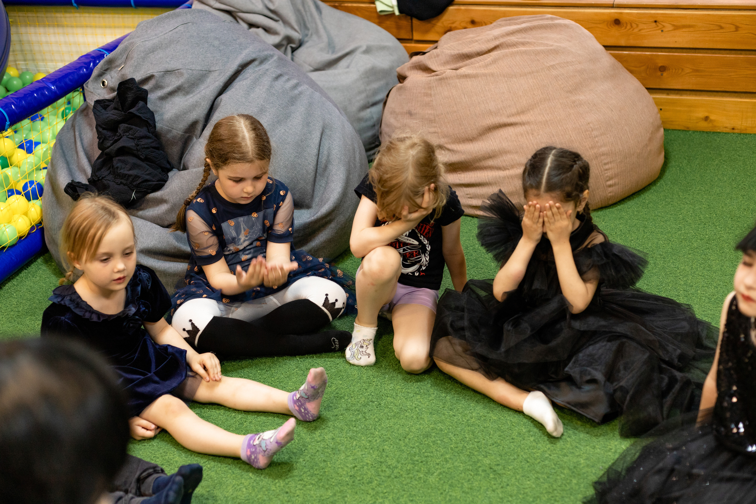 Детский день рождения в стиле Wendsday на площадке Playbery. Семейный и детский фотограф в Краснодаре Ирина Лаврецкая