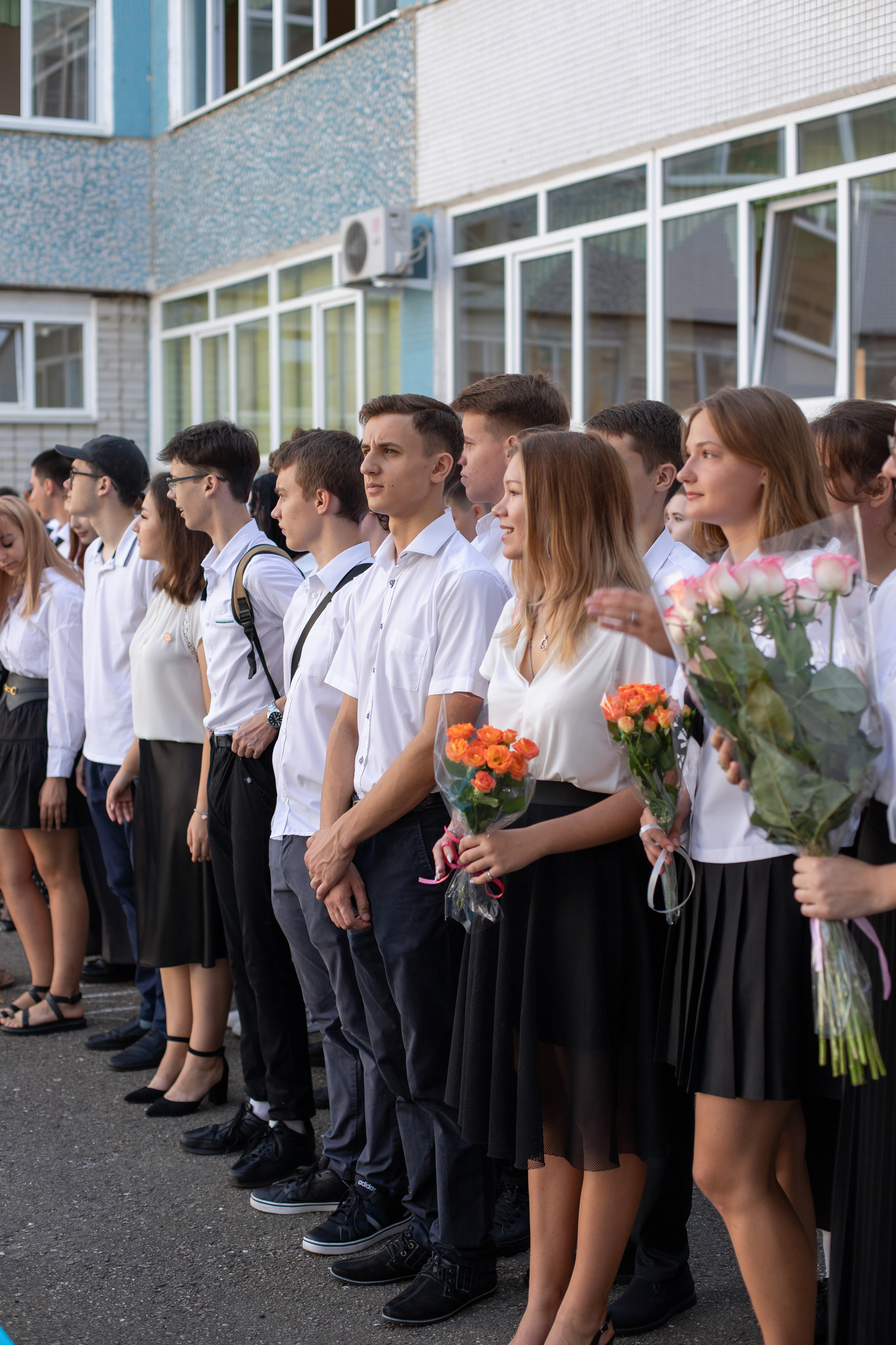 Линейка 11 класс. Семейный и детский фотограф в Краснодаре Ирина Лаврецкая