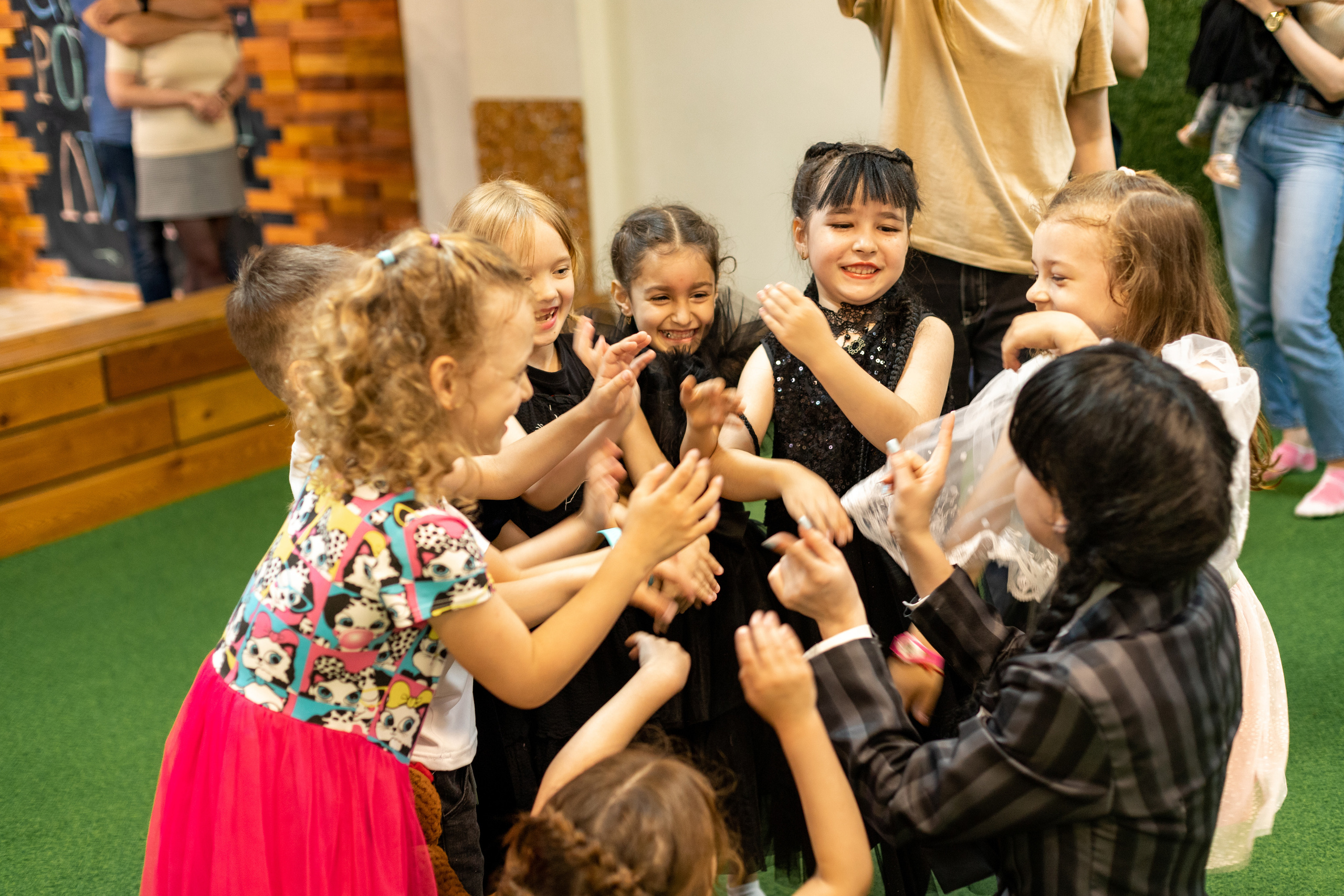 Детский день рождения в стиле Wendsday на площадке Playbery. Семейный и детский фотограф в Краснодаре Ирина Лаврецкая