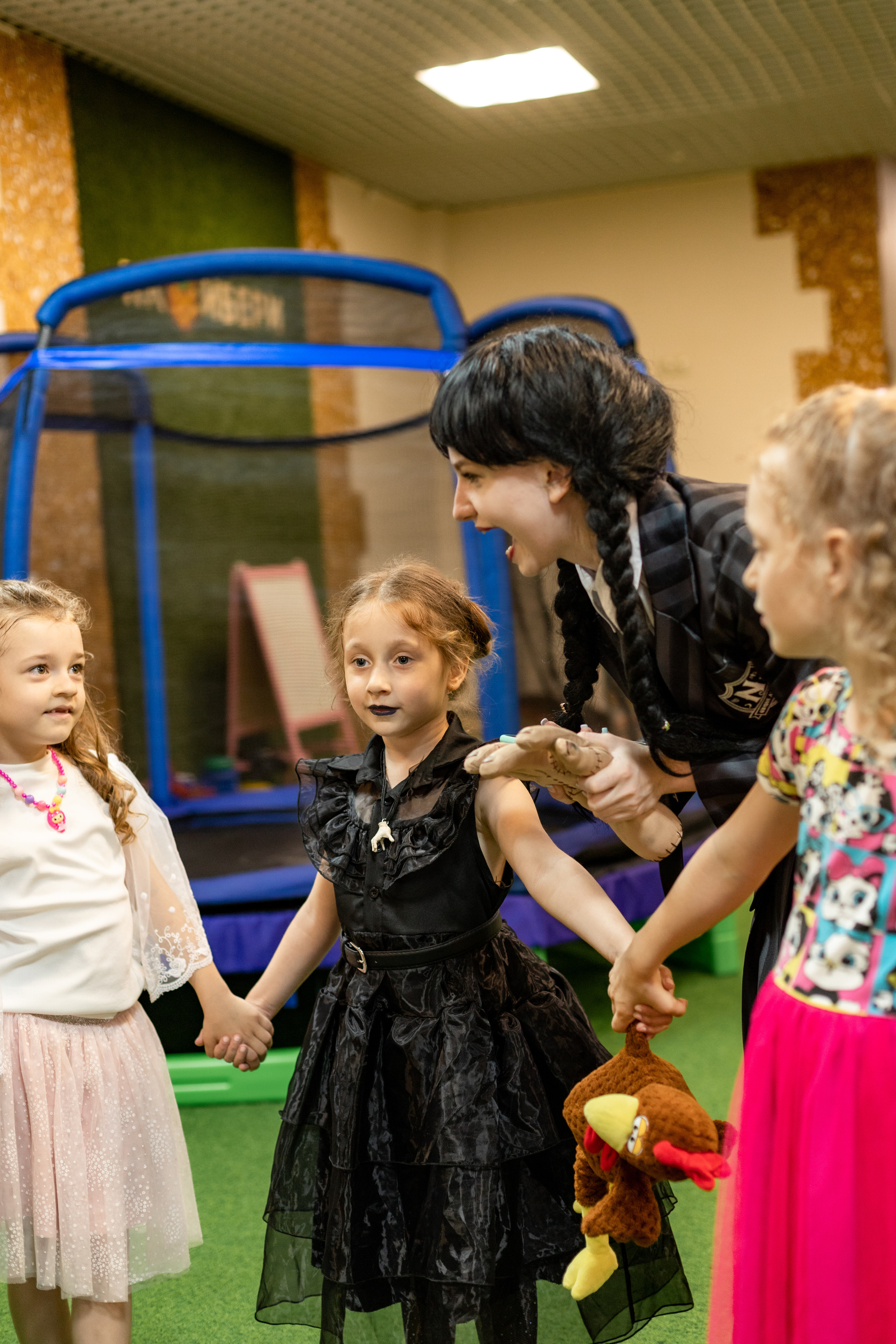 Детский день рождения в стиле Wendsday на площадке Playbery. Семейный и детский фотограф в Краснодаре Ирина Лаврецкая