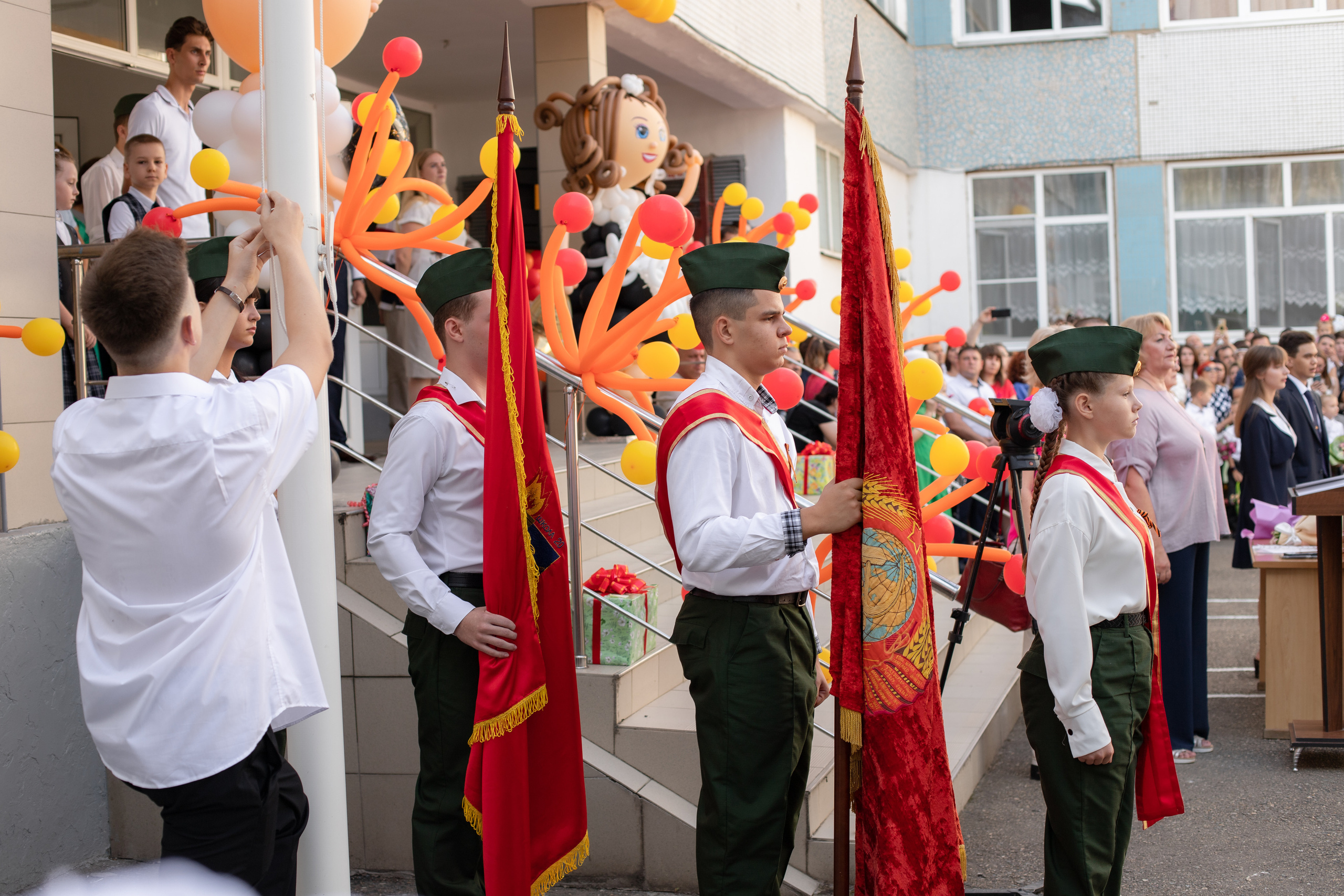 Линейка 11 класс. Семейный и детский фотограф в Краснодаре Ирина Лаврецкая