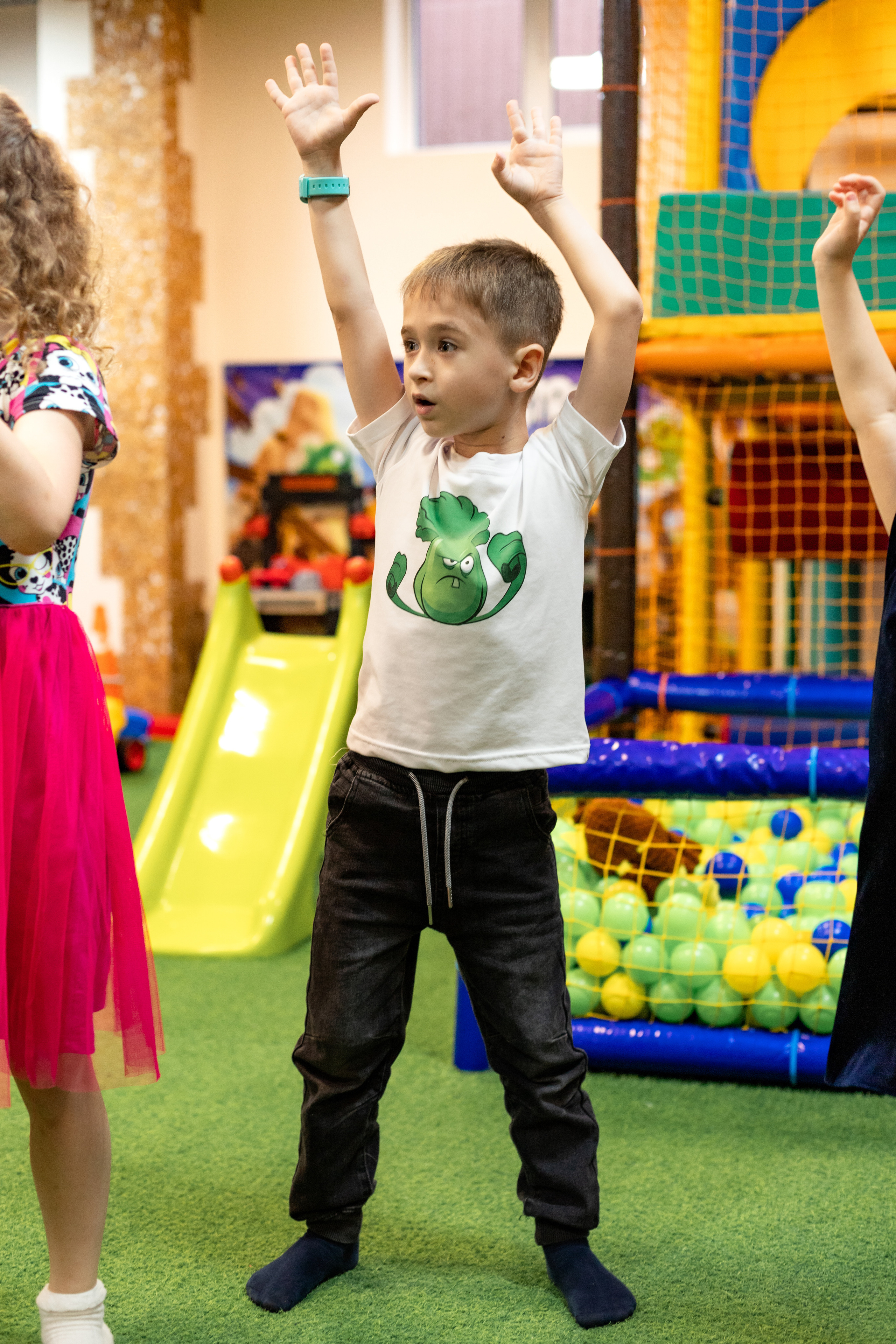 Детский день рождения в стиле Wendsday на площадке Playbery. Семейный и детский фотограф в Краснодаре Ирина Лаврецкая