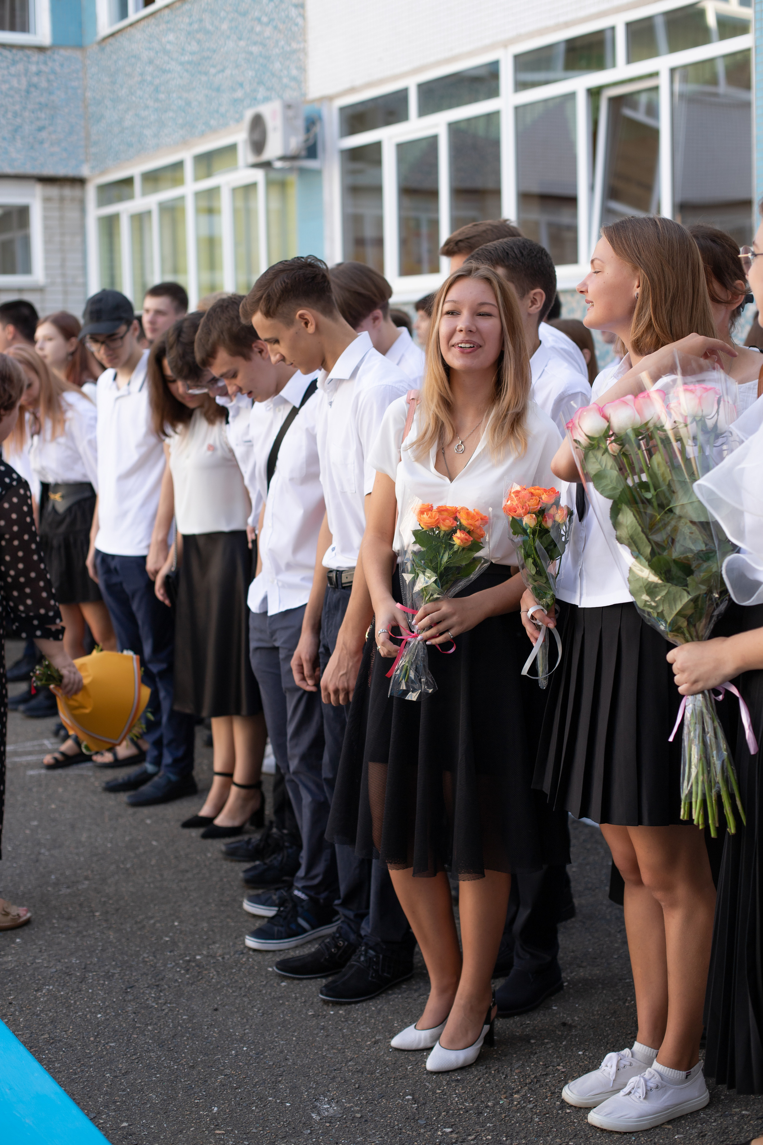 Линейка 11 класс. Семейный и детский фотограф в Краснодаре Ирина Лаврецкая