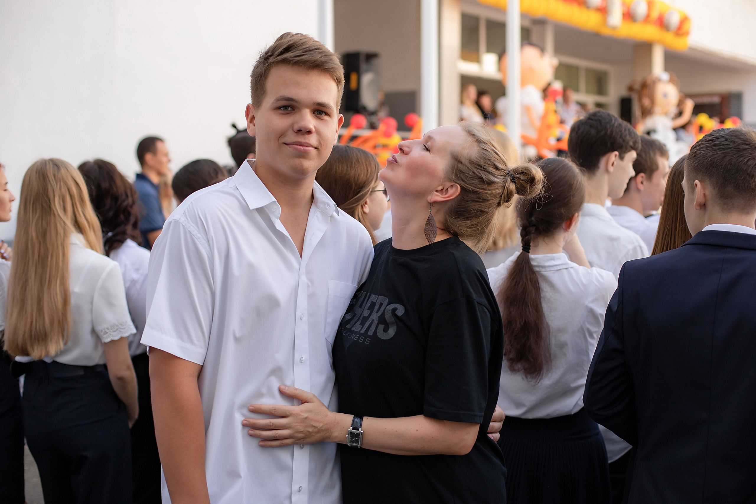 Линейка 11 класс. Семейный и детский фотограф в Краснодаре Ирина Лаврецкая