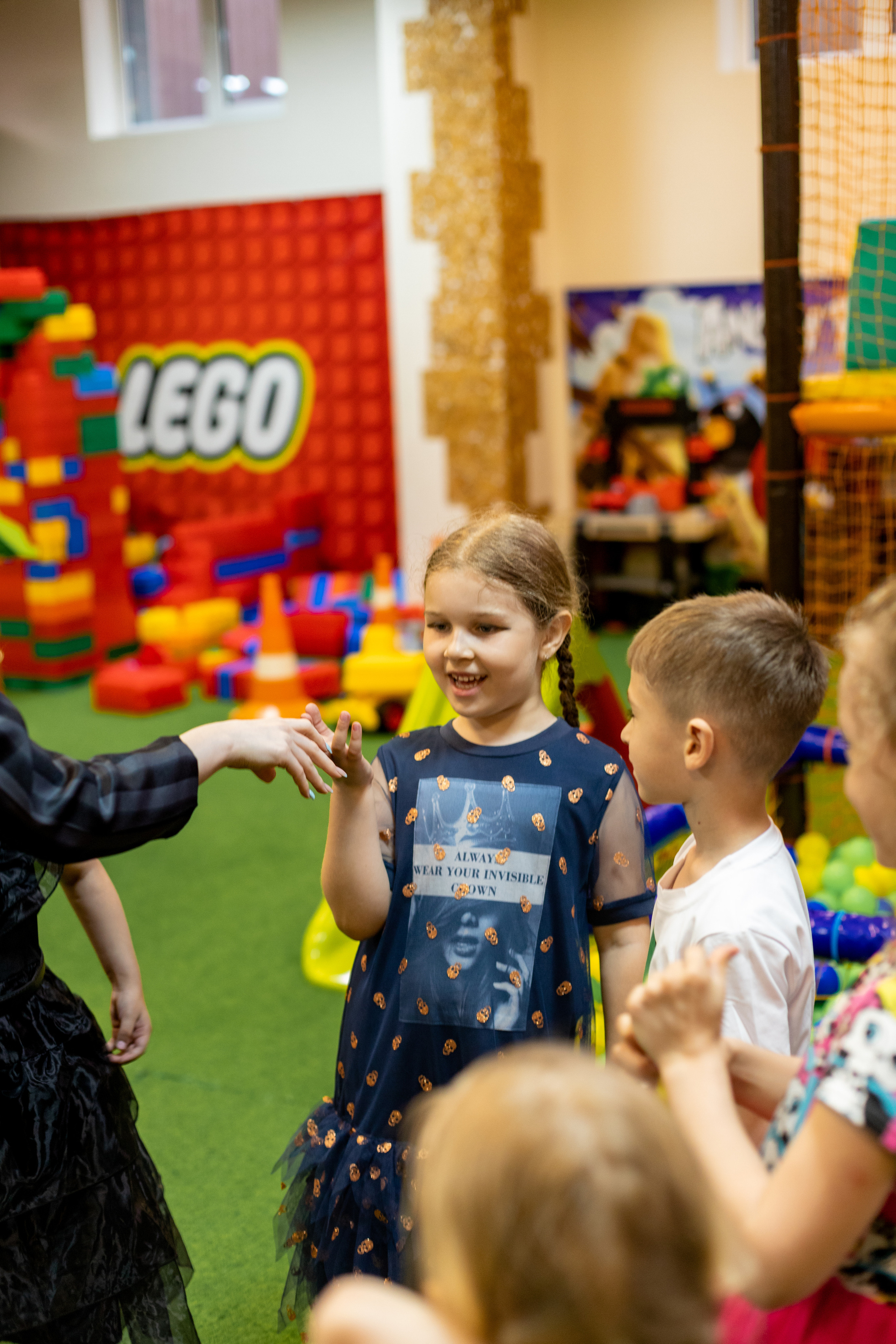 Детский день рождения в стиле Wendsday на площадке Playbery. Семейный и детский фотограф в Краснодаре Ирина Лаврецкая