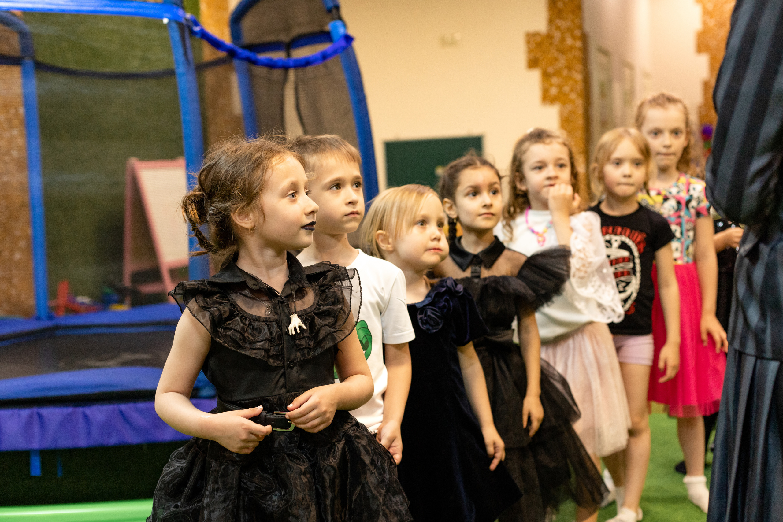 Детский день рождения в стиле Wendsday на площадке Playbery. Семейный и детский фотограф в Краснодаре Ирина Лаврецкая