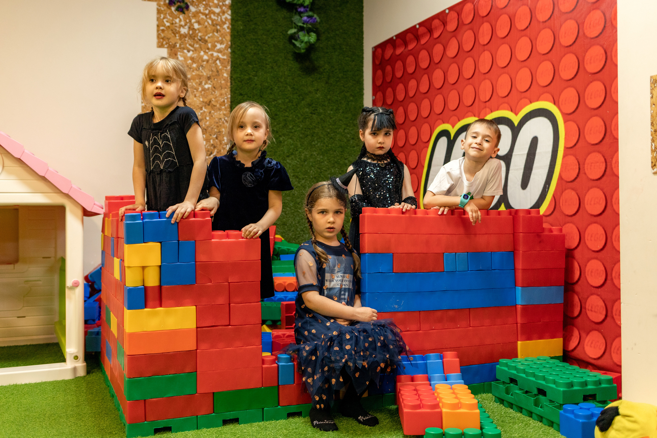 Детский день рождения в стиле Wendsday на площадке Playbery. Семейный и детский фотограф в Краснодаре Ирина Лаврецкая